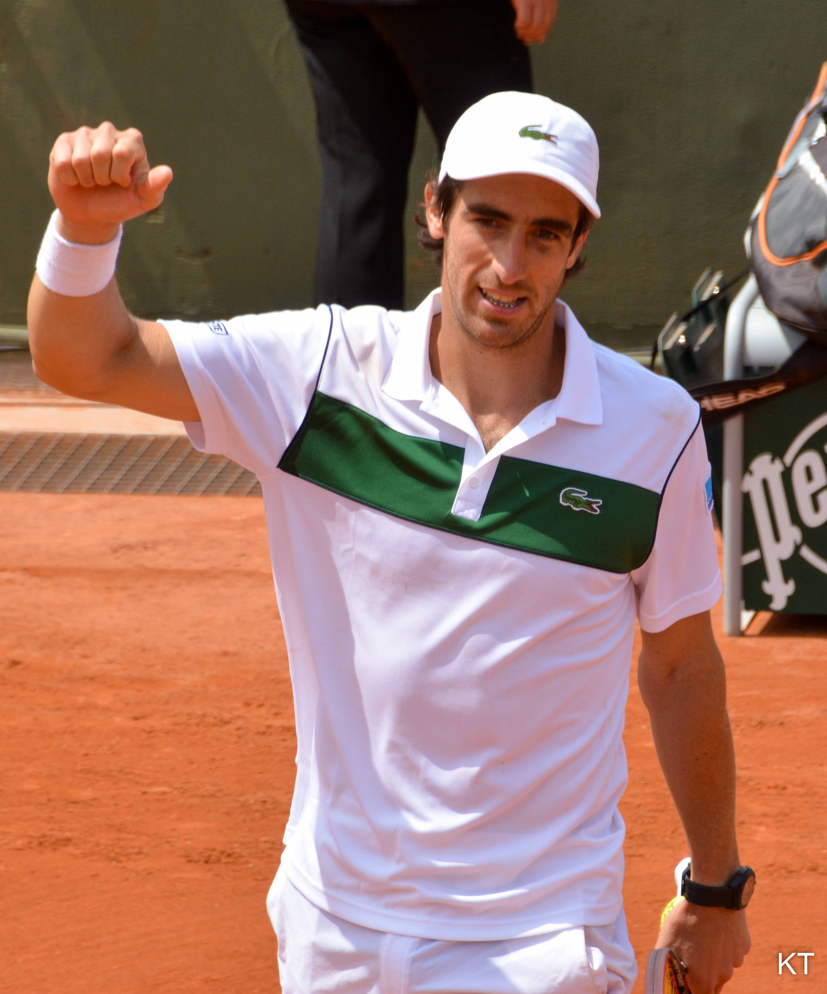 Pablo Cuevas, clay court, white and green gear, 2K Phone Wallpaper