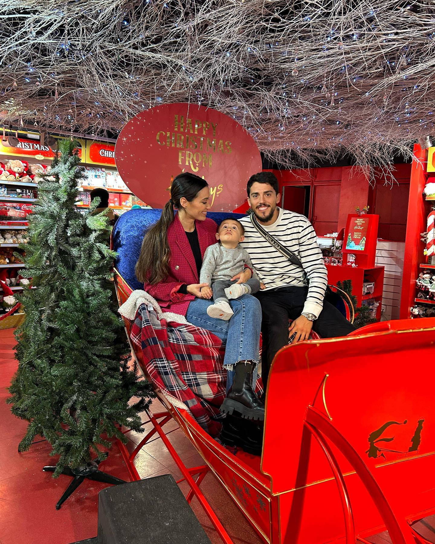 Pablo Fornals, red sleigh, twinkling lights, HD Phone Wallpaper