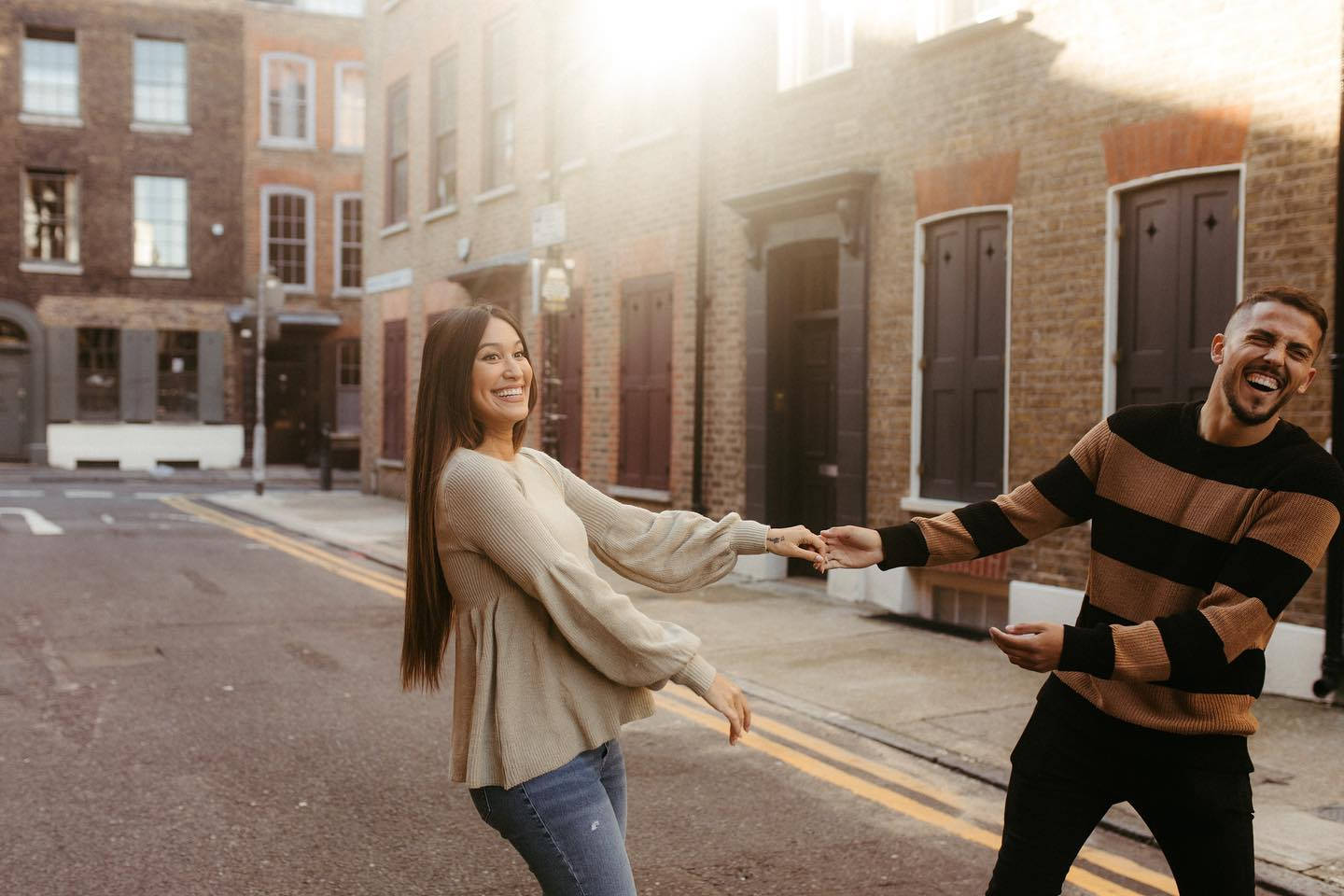 Pablo Fornals, sunlit brick alleyway, laughing together, HD Desktop Wallpaper
