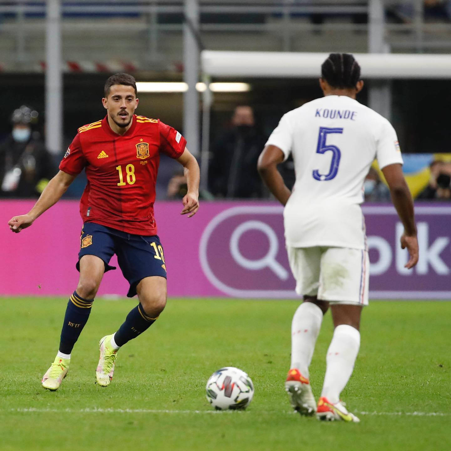 Pablo Fornals, red jersey number 18, French defender in white jersey number 5, HD Desktop Wallpaper