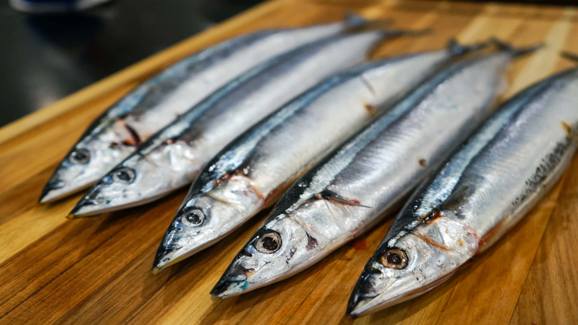 Pacific Saury, cutting board, silver mackerel, Full HD Desktop Wallpaper