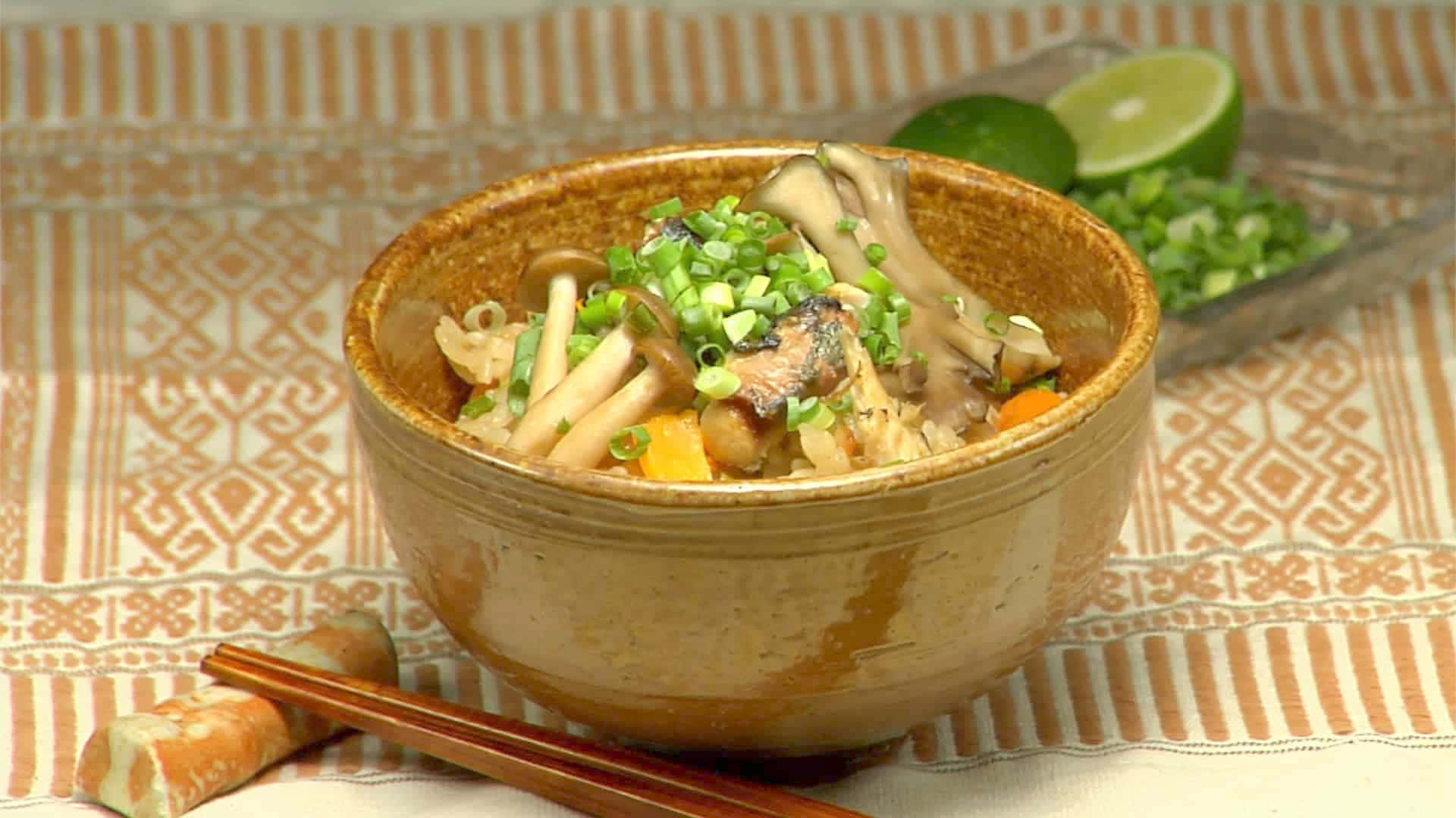 Pacific Saury, mushroom rice bowl, rustic ceramic bowl, Full HD Desktop Wallpaper