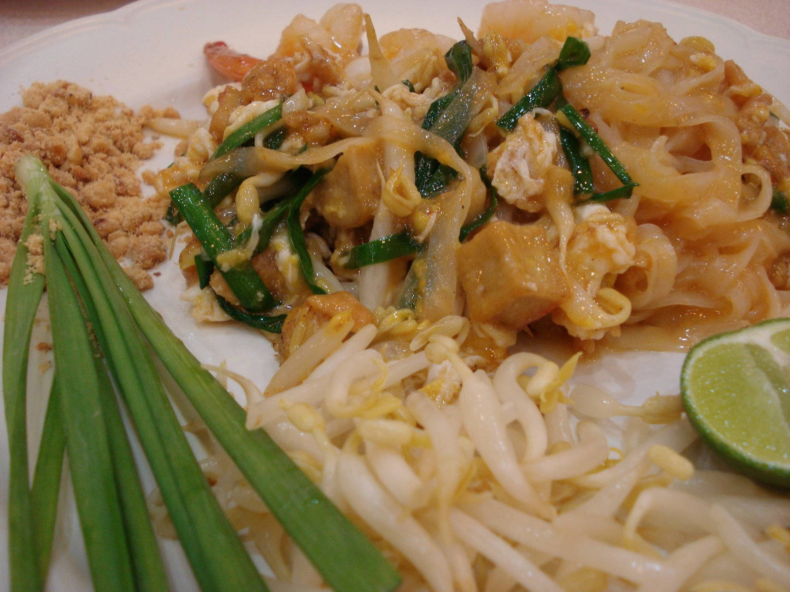 pad thai noodles, shrimp, tofu, HD Desktop Wallpaper