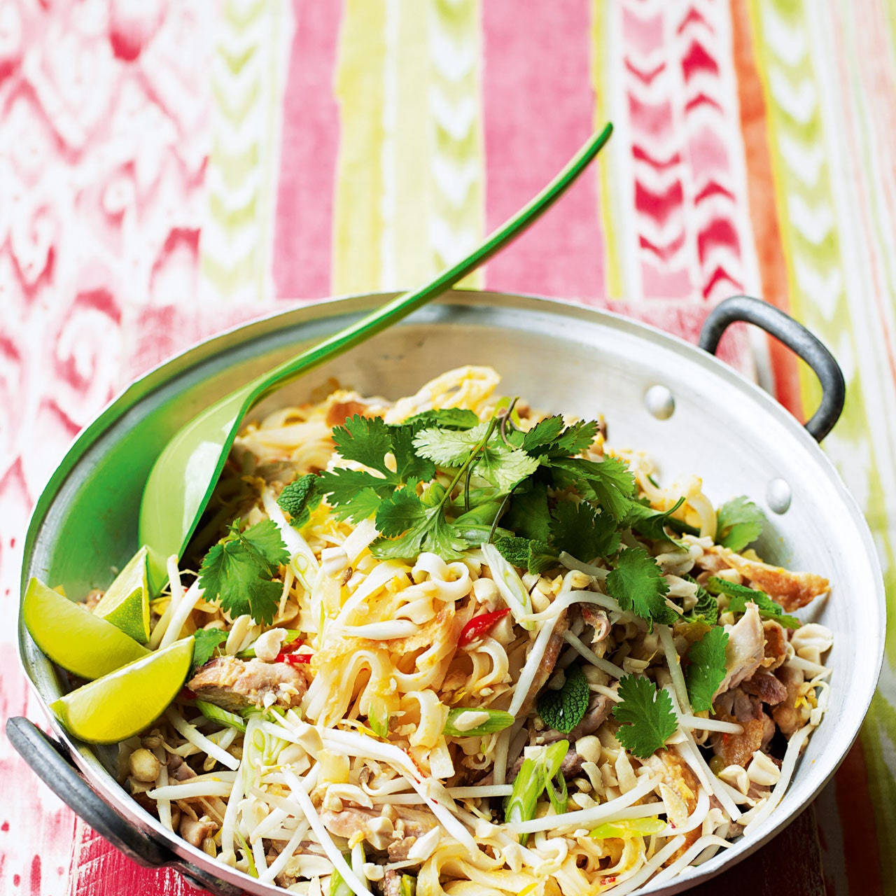 Pad Thai, cooking pot, steaming bowl, HD Desktop Wallpaper