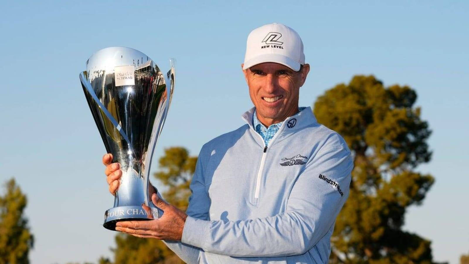 Padraig Harrington, light blue jacket, large silver trophy, HD Desktop Wallpaper