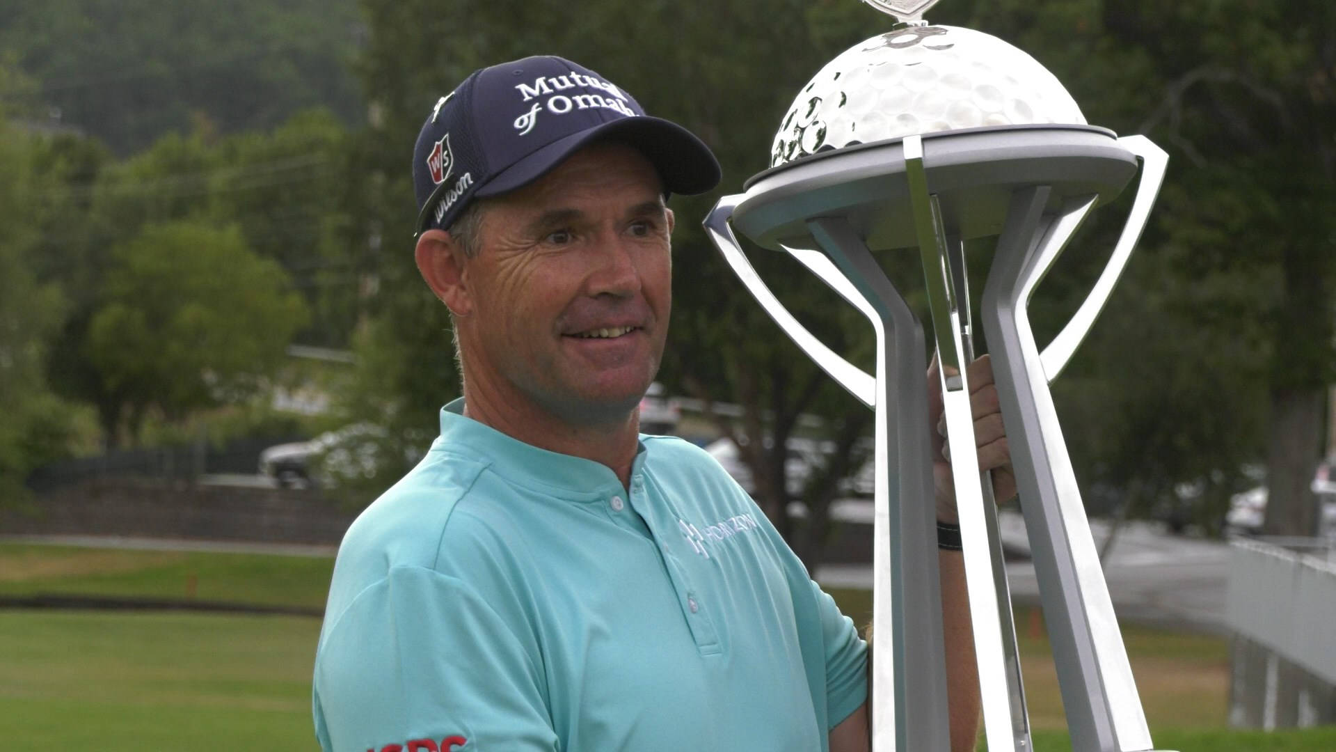 Padraig Harrington, teal shirt, silver trophy, Full HD Desktop Wallpaper
