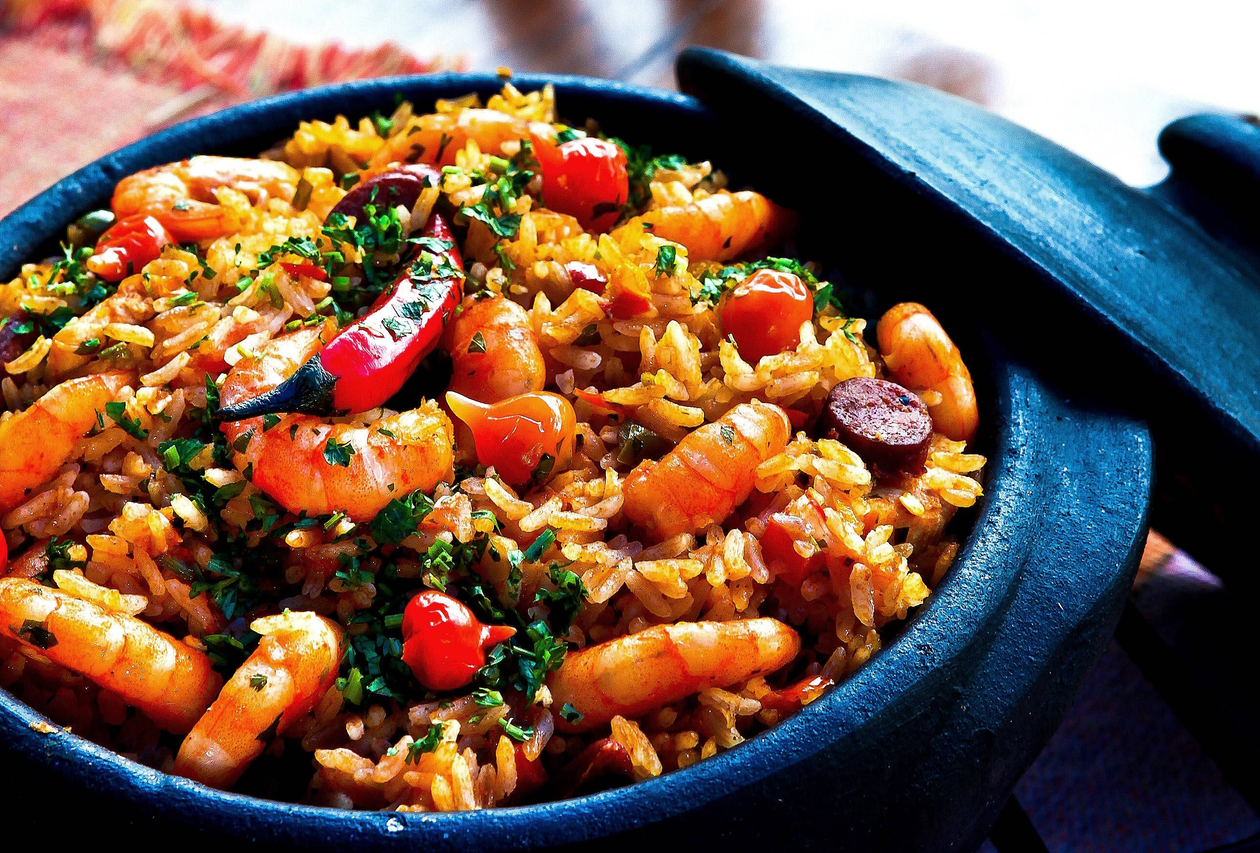 spicy shrimp paella, large pot, cherry tomatoes, 2K Desktop Wallpaper