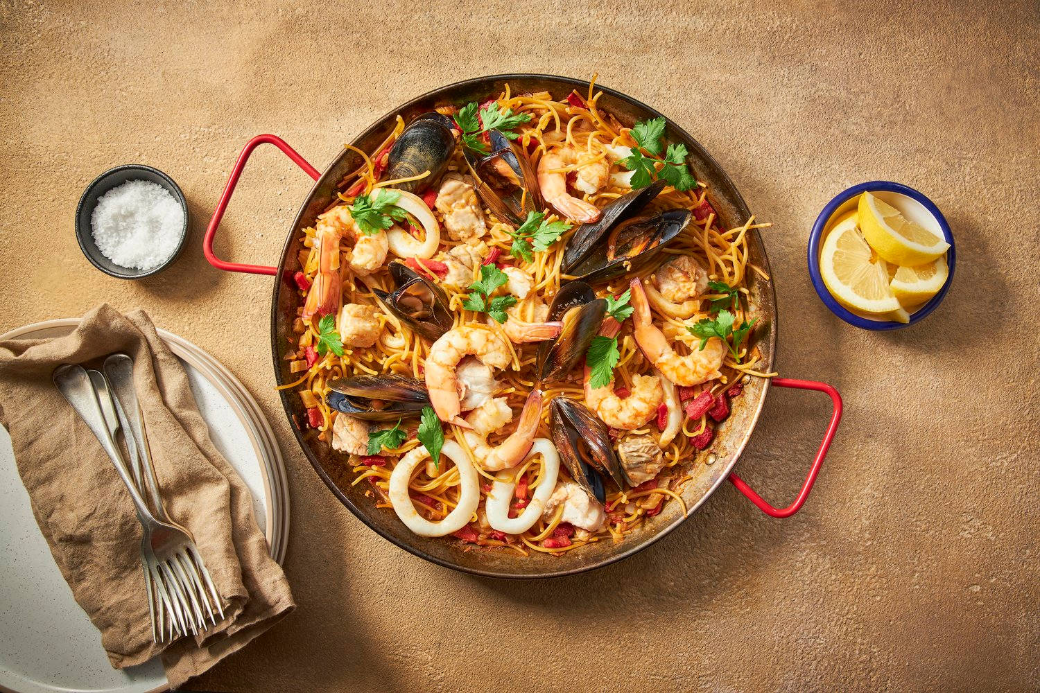 paella pan, squid, scallops, HD Desktop Wallpaper