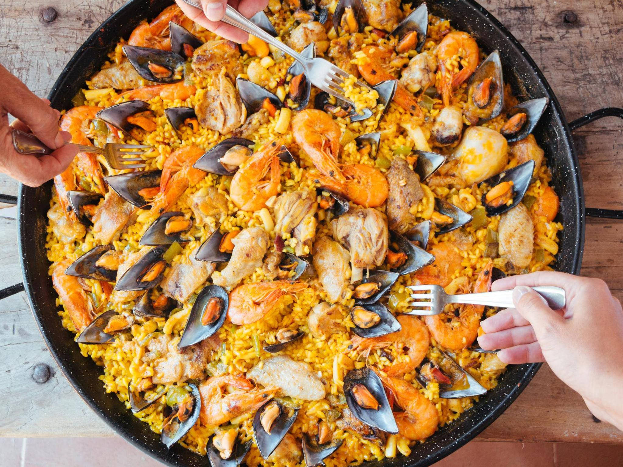 paella pan, golden rice, shrimp, Full HD Desktop Wallpaper