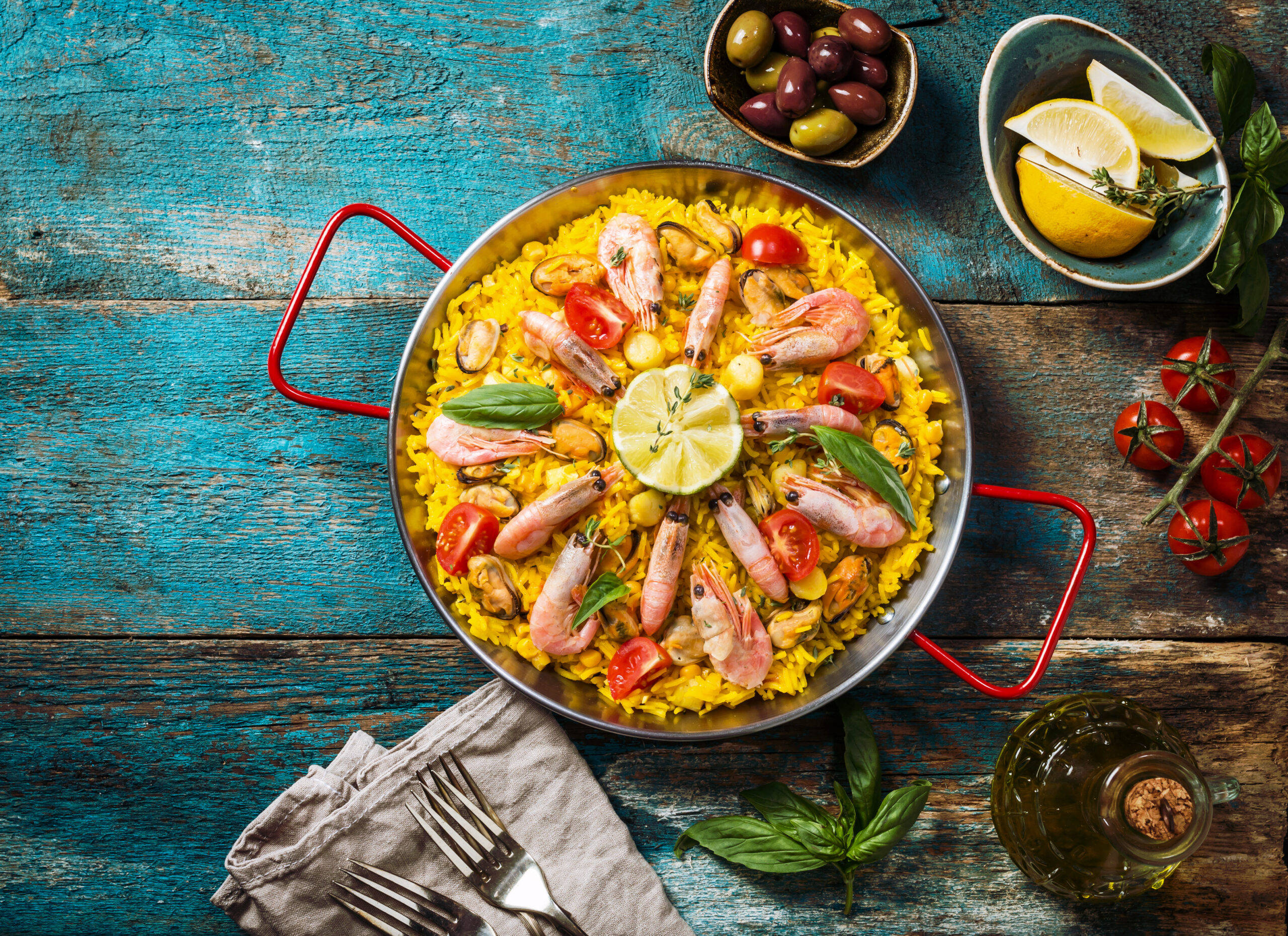 seafood paella, jalapeño, tomatoes, 2K Desktop Wallpaper