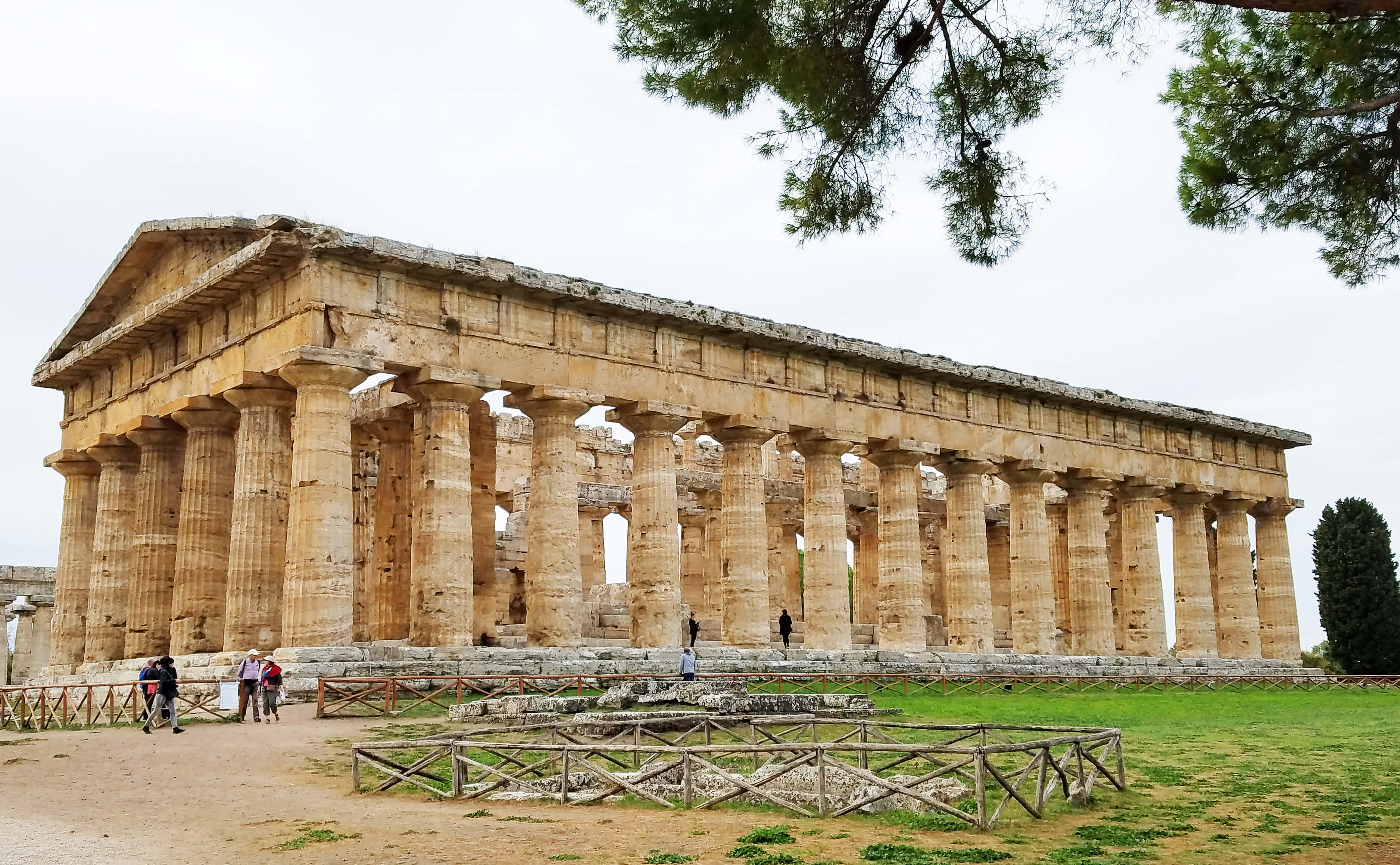 Paestum, ancient stone temple, towering columns, 2K Desktop Wallpaper