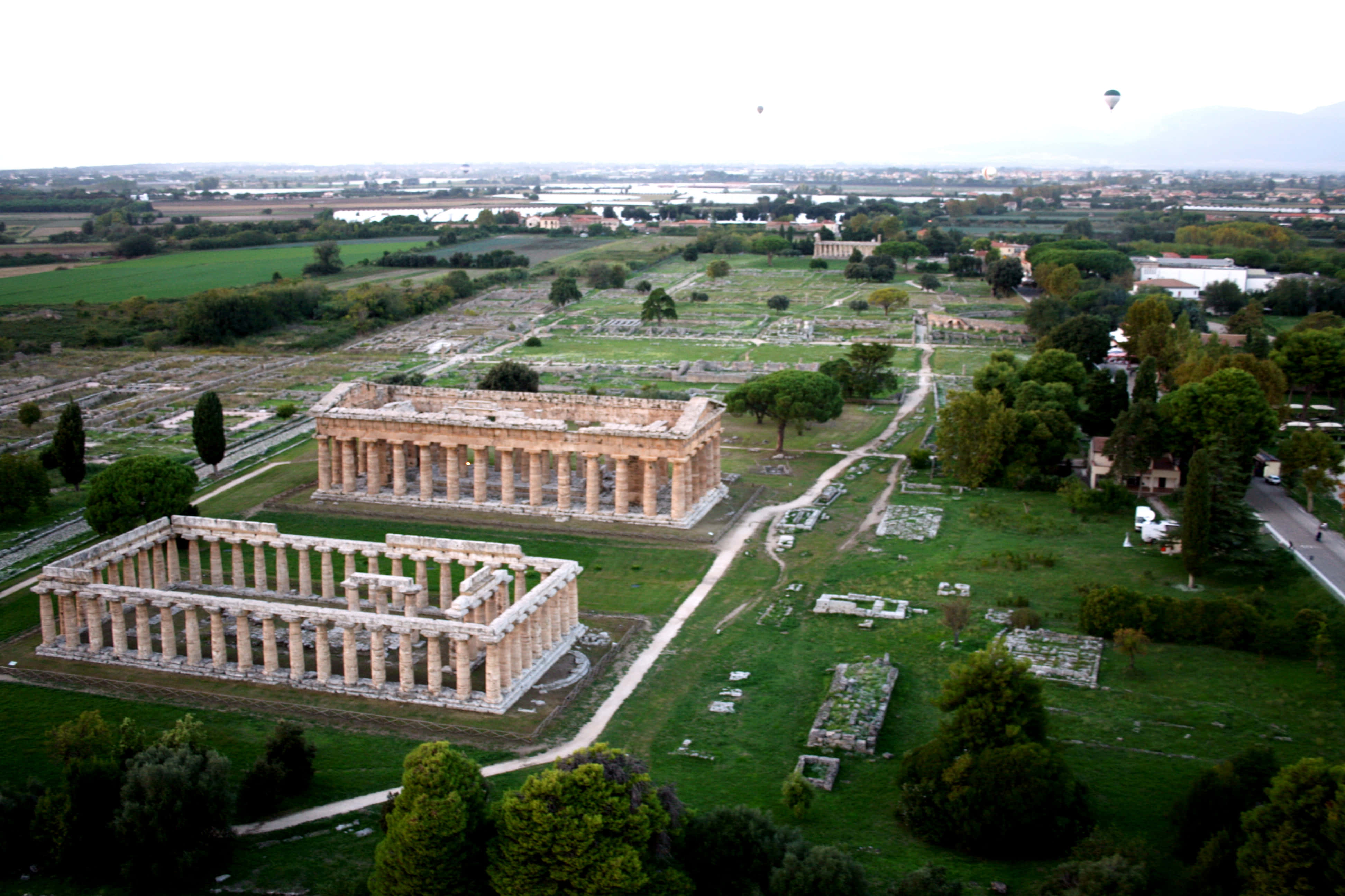 Paestum, ancient Greek temples, stone columns, 4K Desktop Wallpaper