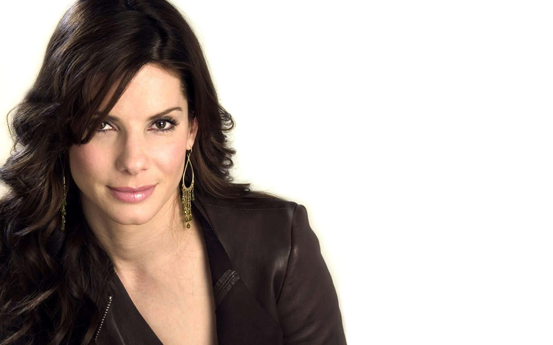 Paget Brewster, dark wavy hair, gold earrings, Full HD Desktop Wallpaper