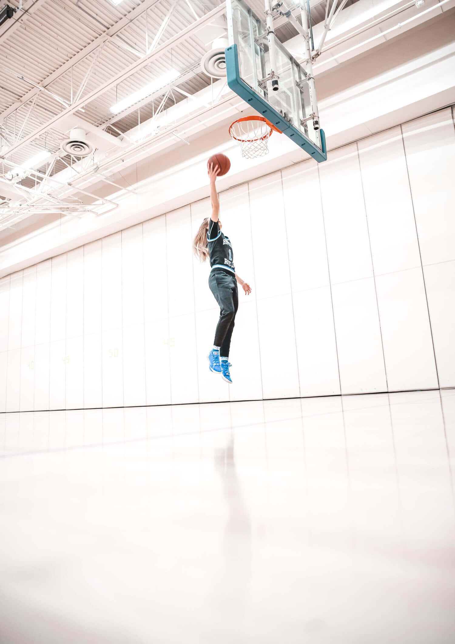 Paige Bueckers, basketball dunk, indoor court, Full HD Phone Wallpaper