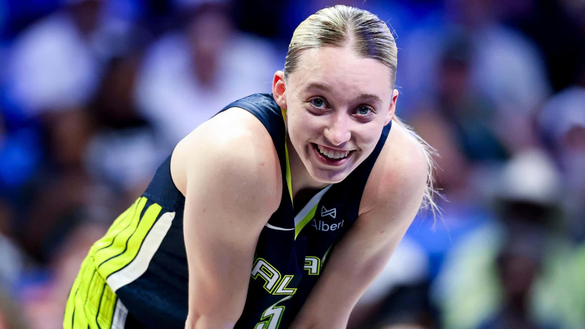 Paige Bueckers, dark blue and neon yellow jersey, court, Full HD Desktop Wallpaper
