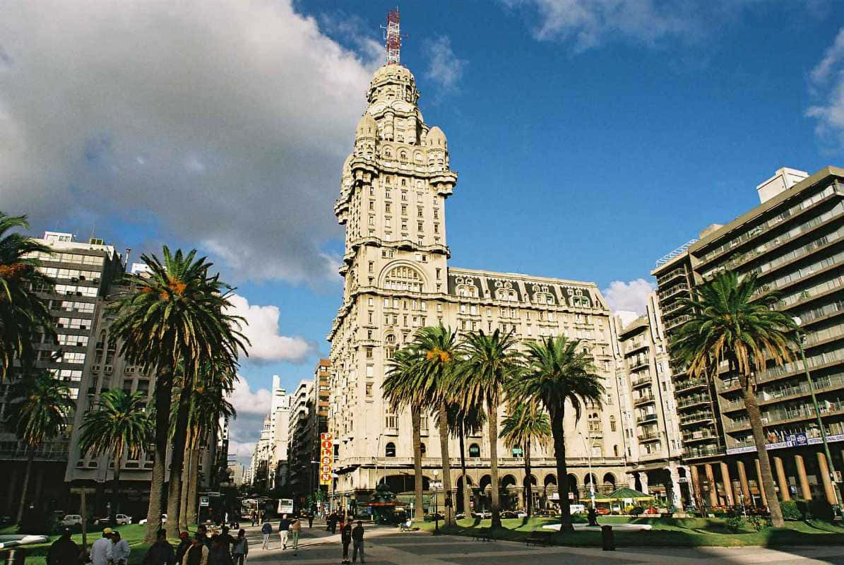 Palacio Salvo, ornate tower, palm trees, SD Desktop Wallpaper
