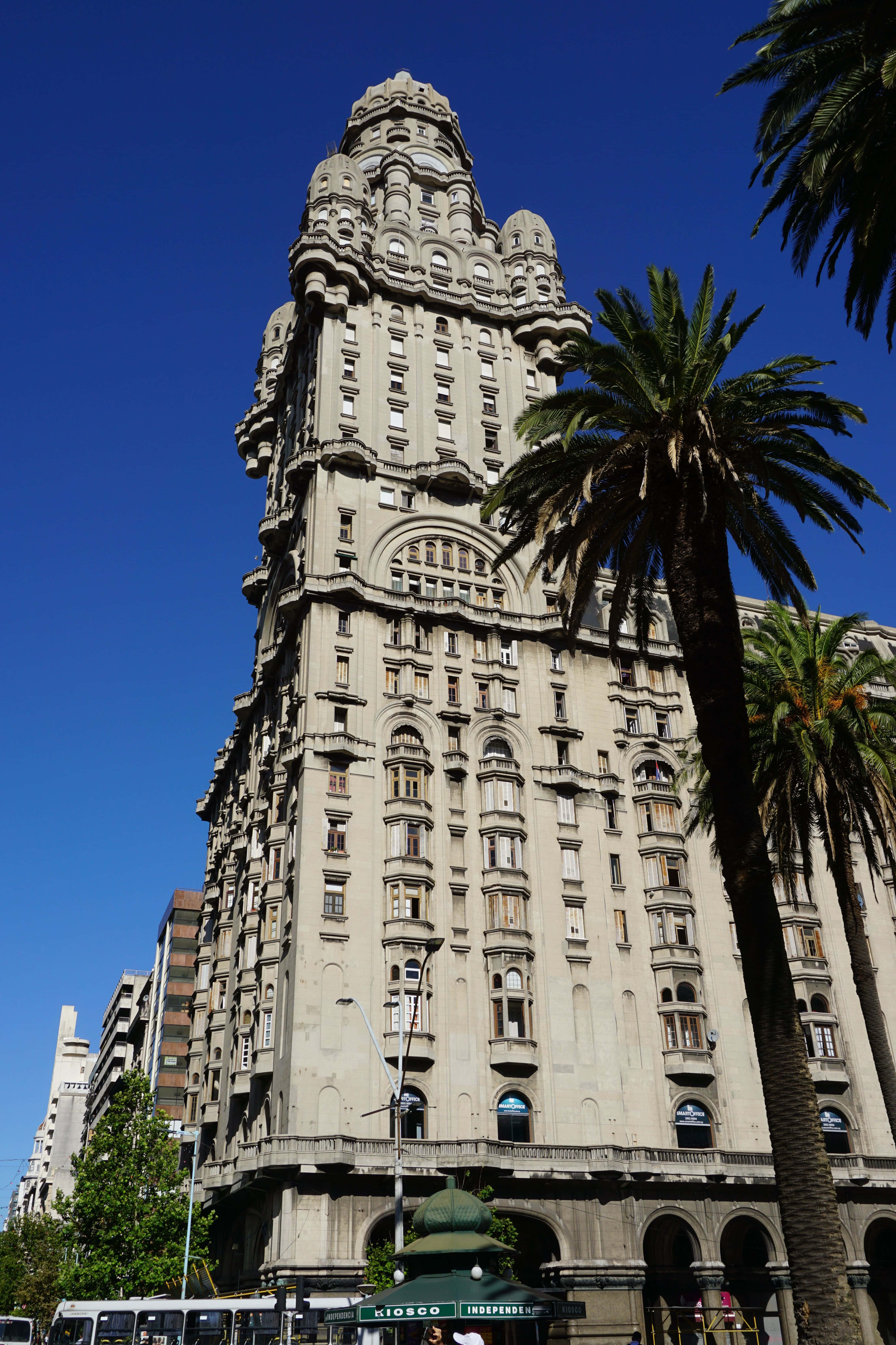 Palacio Salvo, beige skyscraper, clear blue sky, 5K Phone Wallpaper