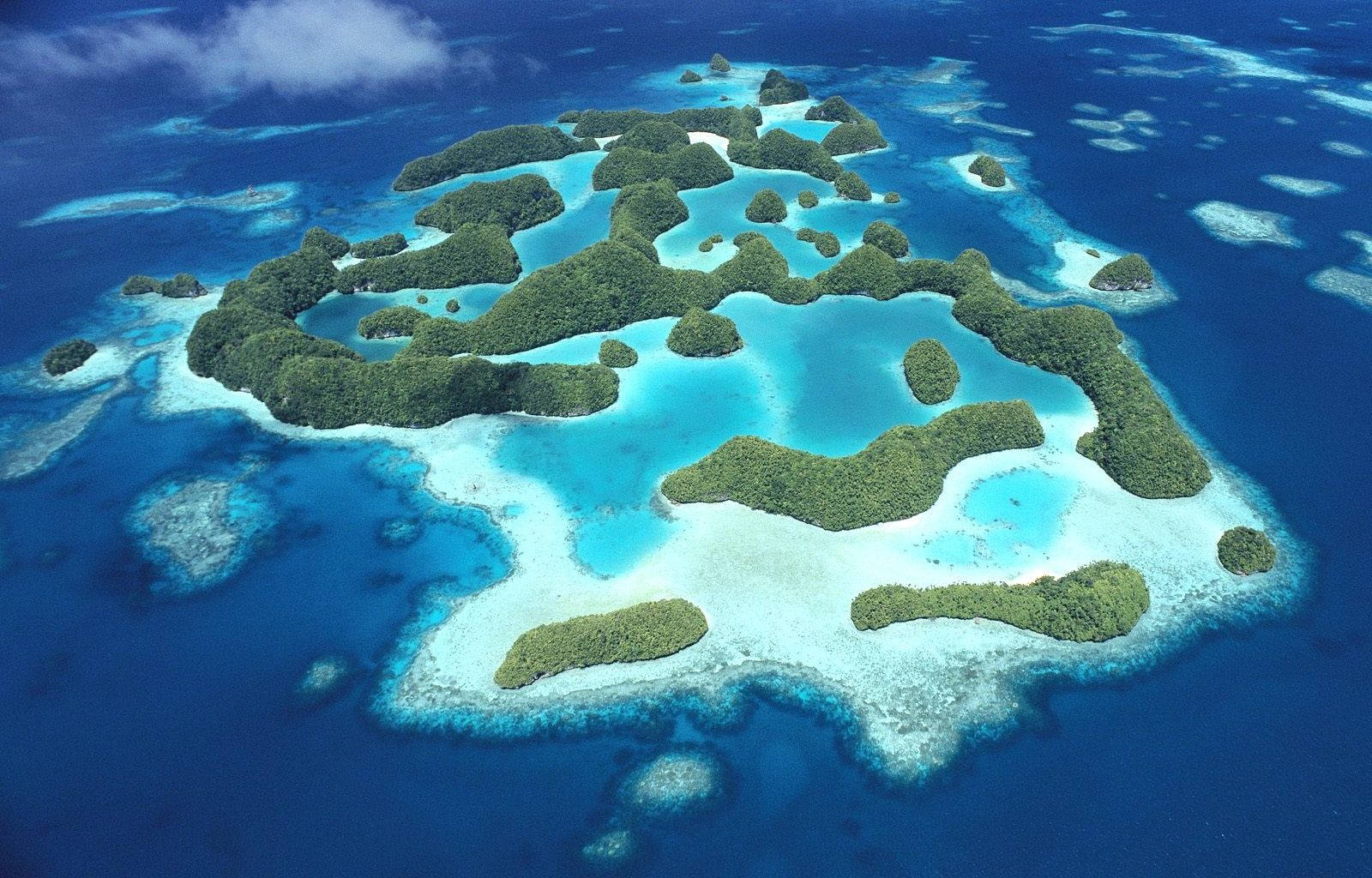 Palau, bluish white water, lush green atoll, HD Desktop Wallpaper