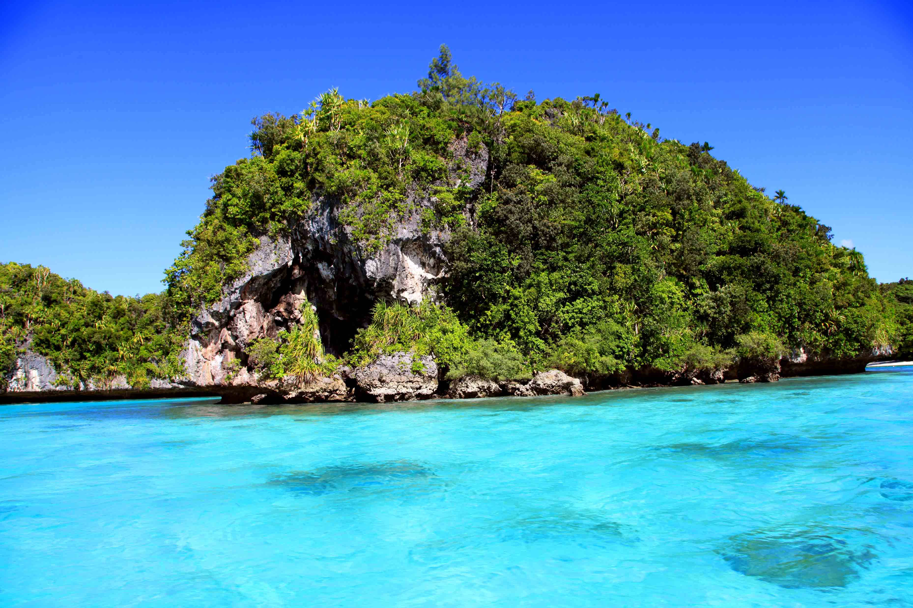 Palau, turquoise waters, lush green tropical island, 2K Desktop Wallpaper