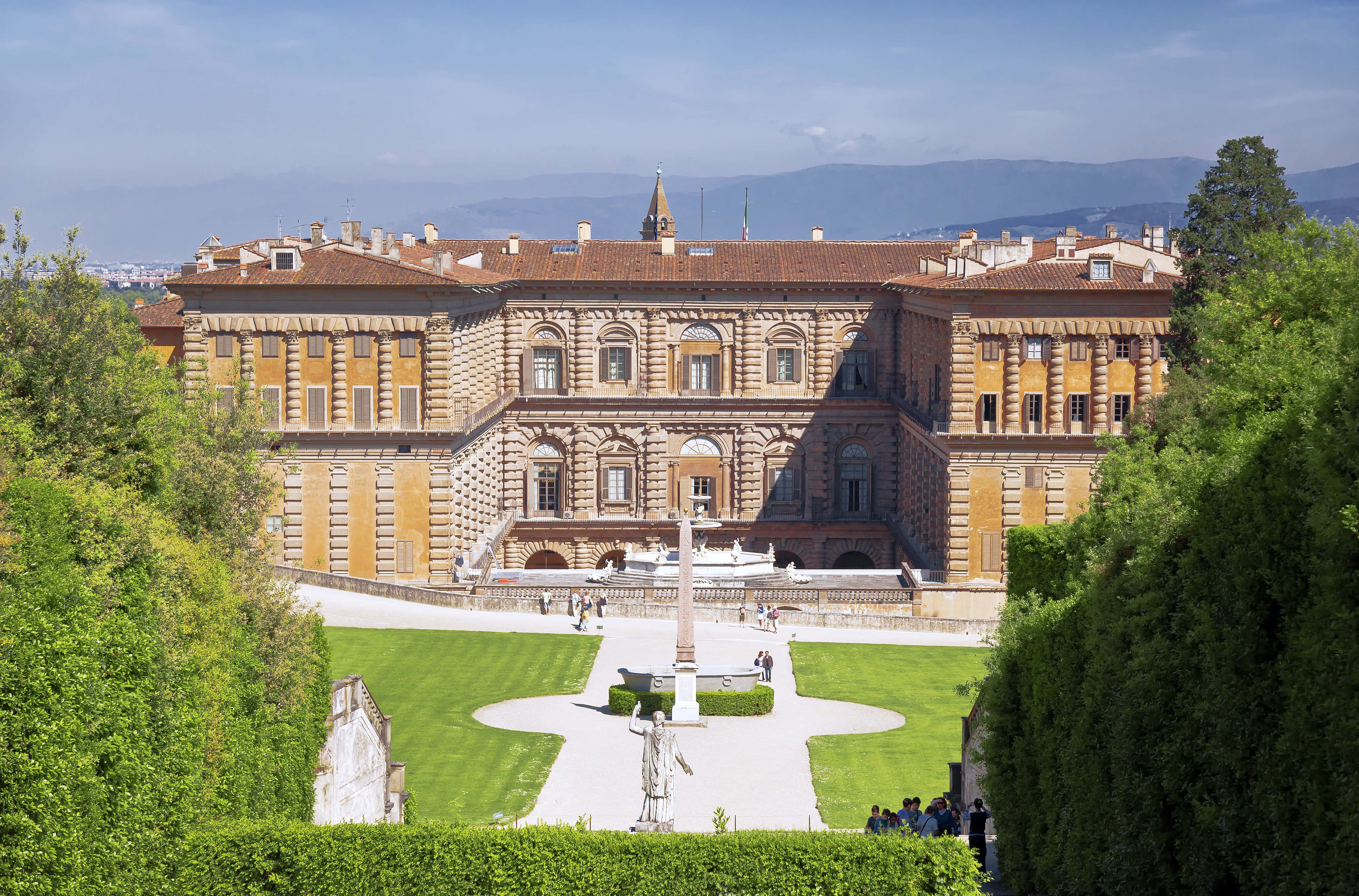 Palazzo Pitti, terracotta roof, ornate facade, 4K Desktop Wallpaper