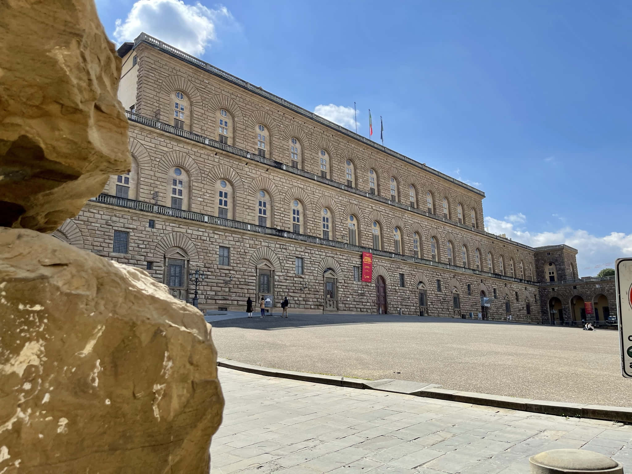 Palazzo Pitti, stone facade, arched windows, Full HD Desktop Wallpaper