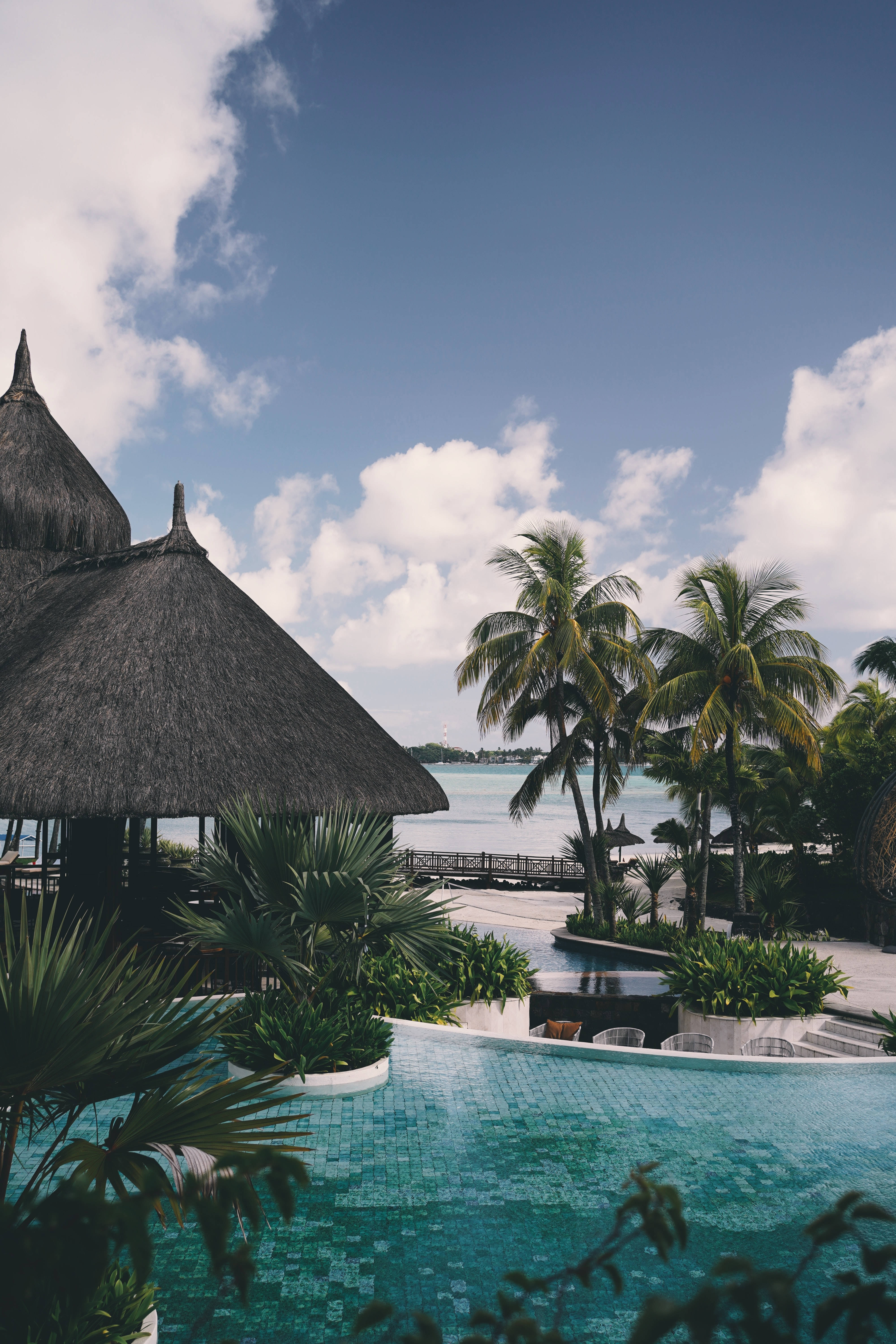 tropical resort, thatched-roof huts, palm trees, 5K Phone Wallpaper