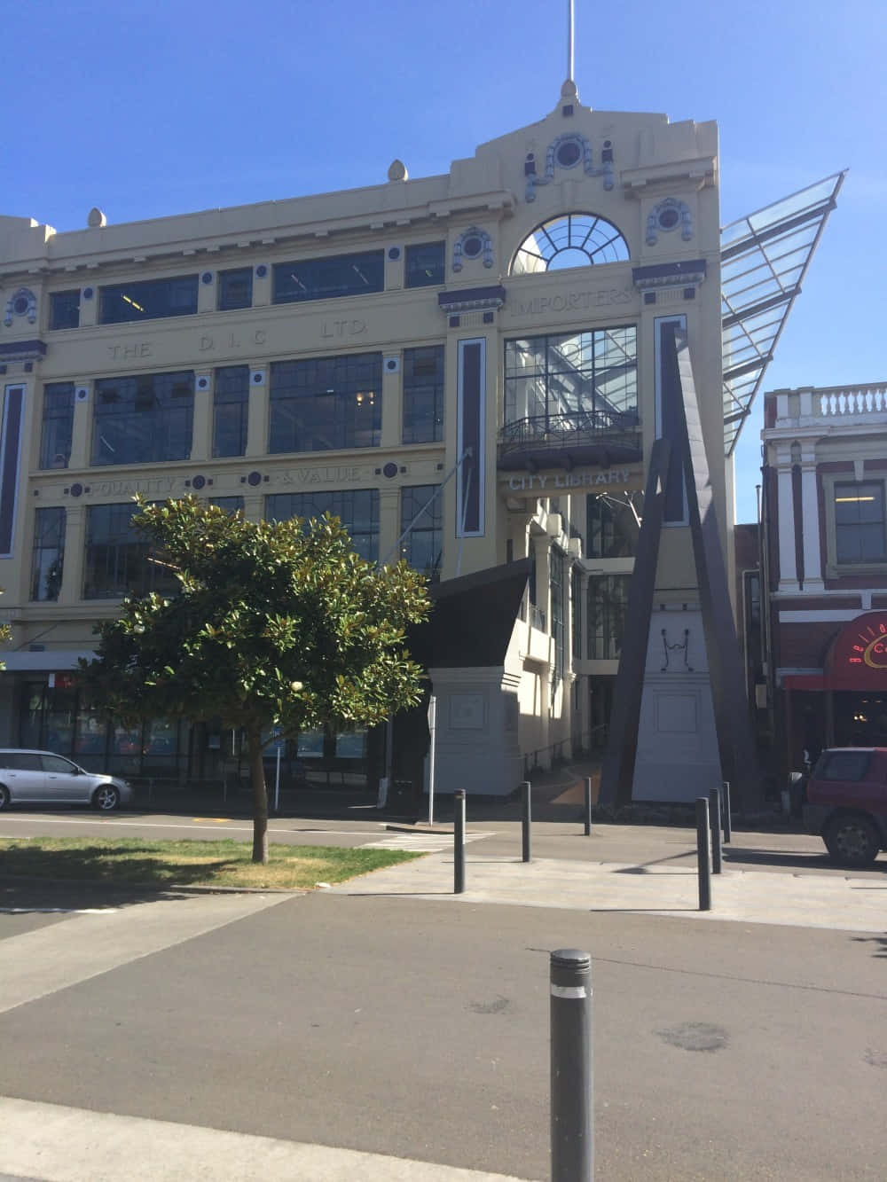 Palmerston North, art deco building, glass facade, HD Phone Wallpaper