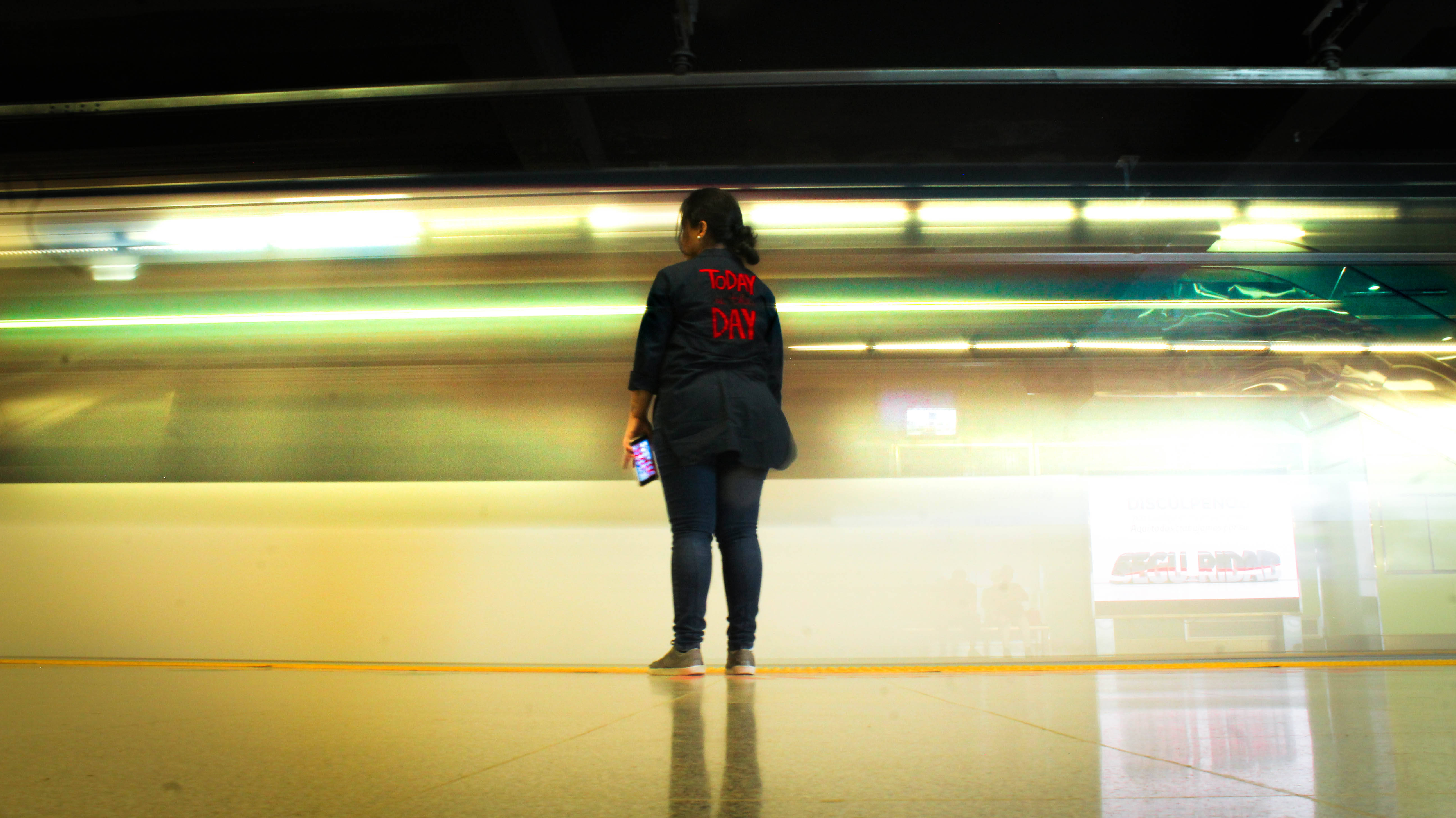 Panama Woman, subway platform, train, 5K Desktop Wallpaper