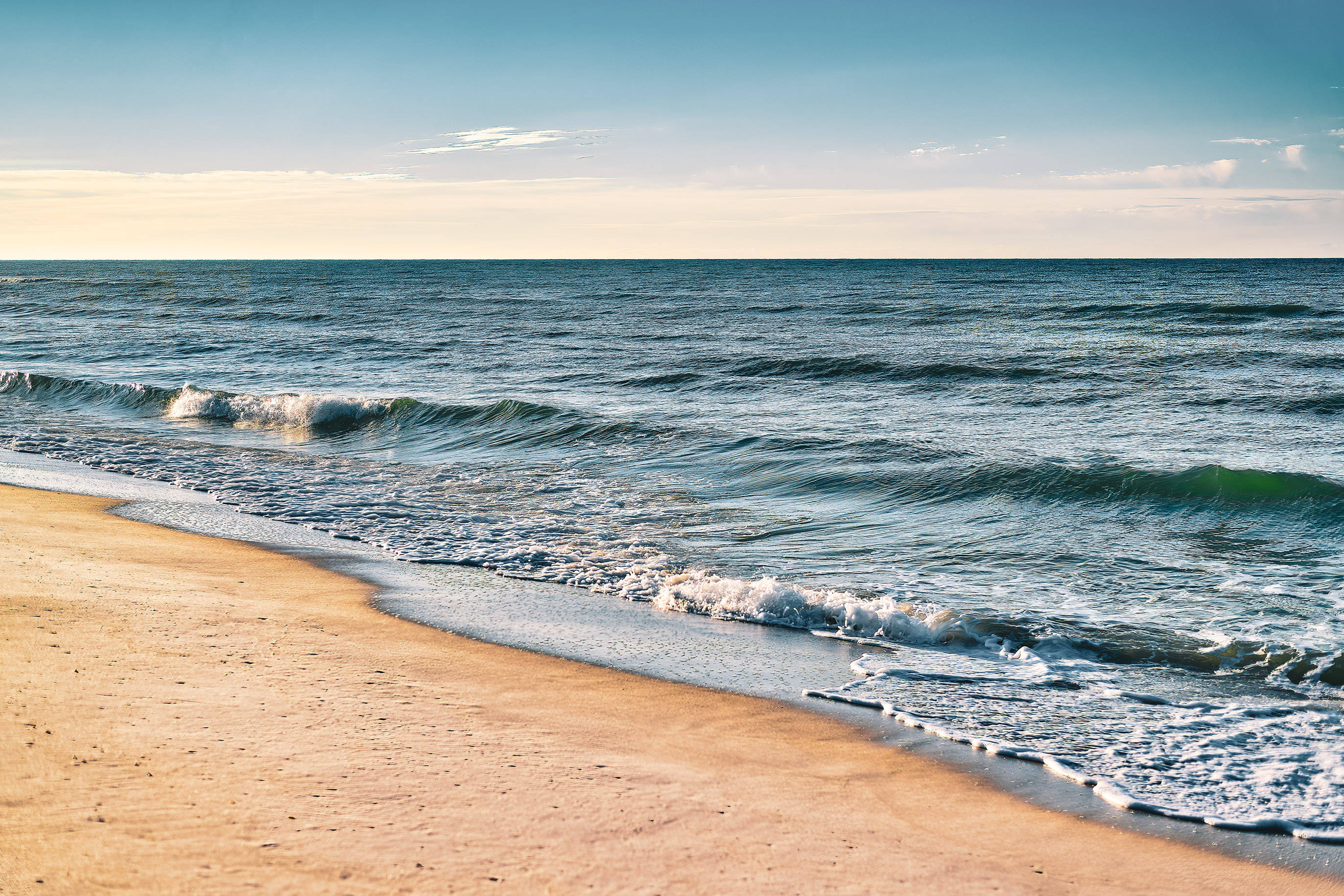 Panama, ocean waves, golden sandy beach, 2K Desktop Wallpaper