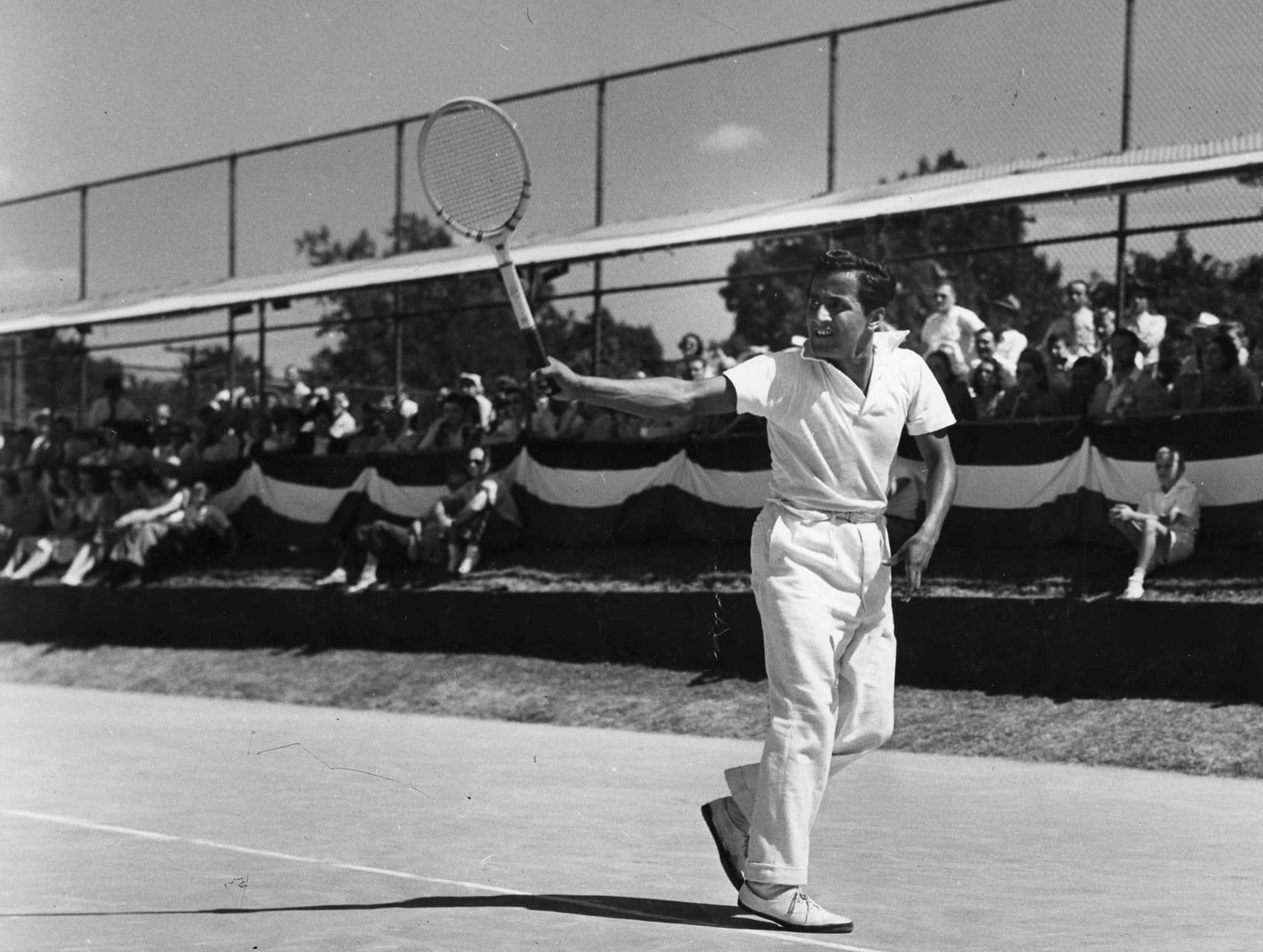 Pancho Segura, 1944 Cincinnati Tennis Tournament, black and white photo, Full HD Desktop Wallpaper
