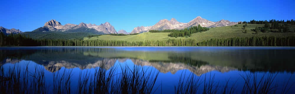 Panoramic Desktop, alpine lake, snow-capped peaks, SD Desktop Wallpaper