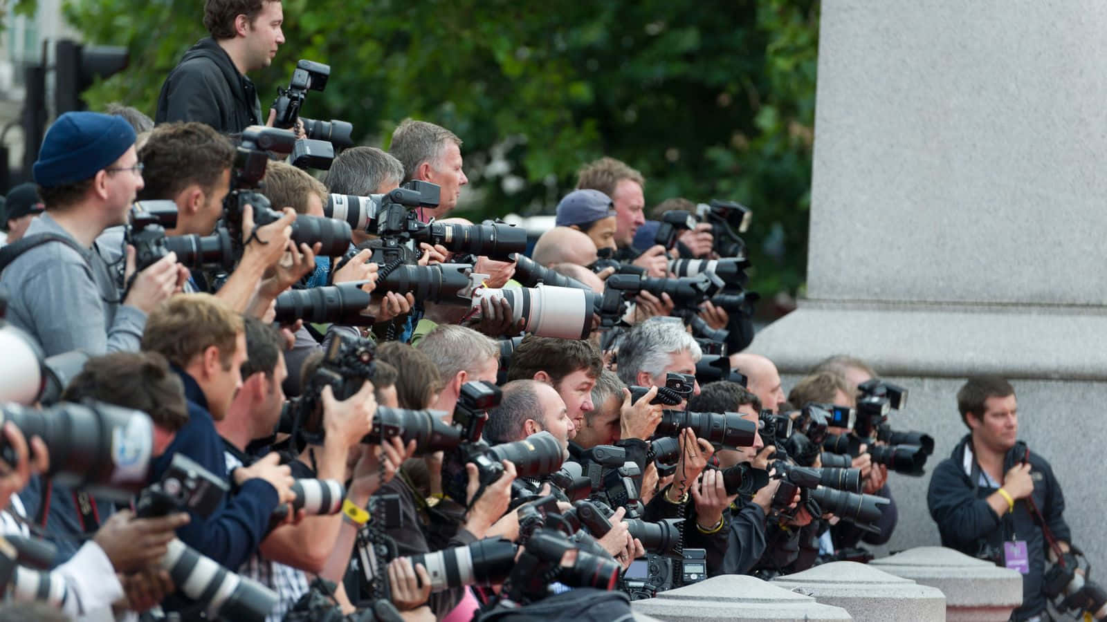 Paparazzi, telephoto lenses, stone monument, HD Desktop Wallpaper