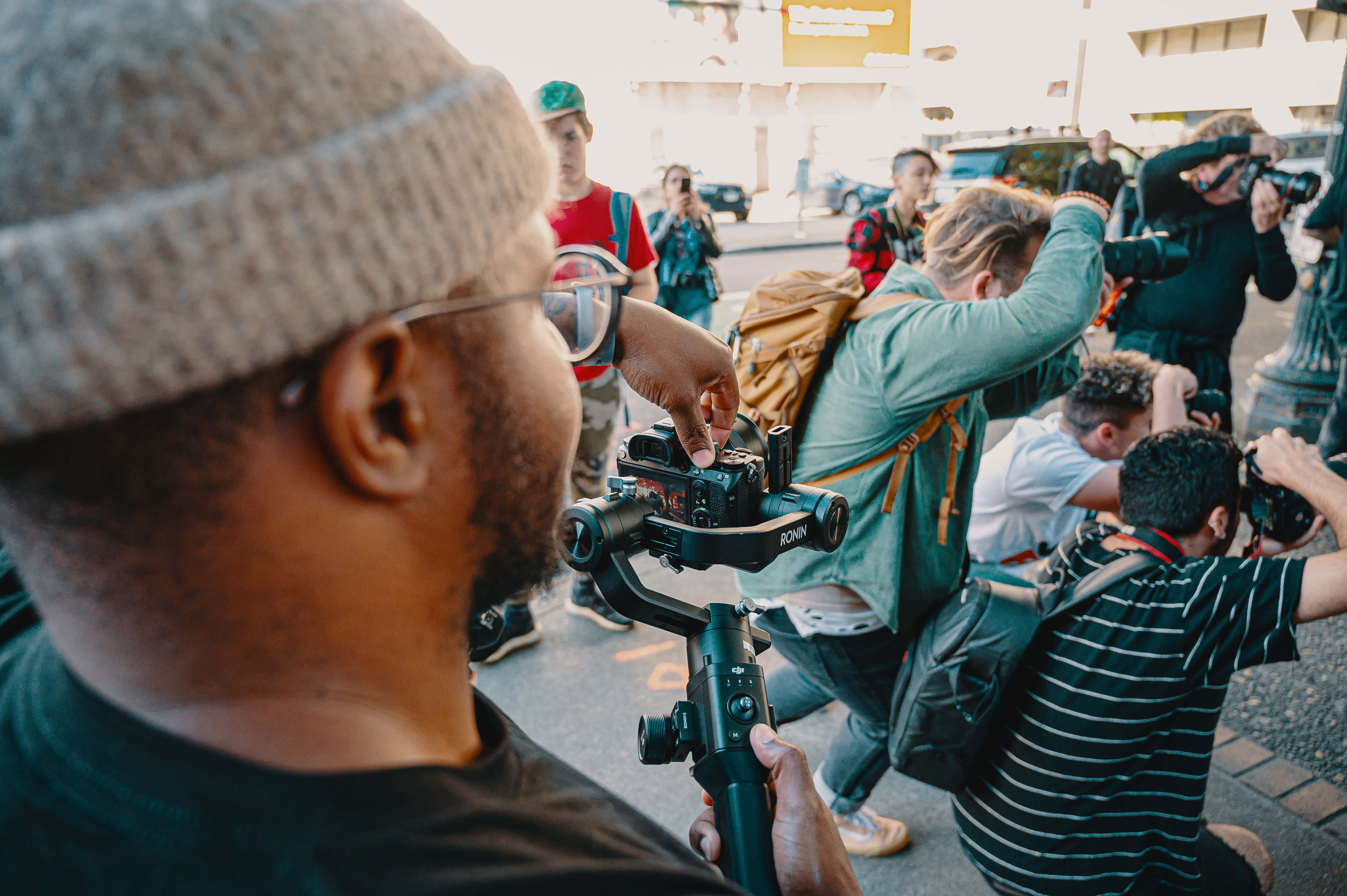 Paparazzi, 6048 x 4024, city street, 5K Desktop Wallpaper
