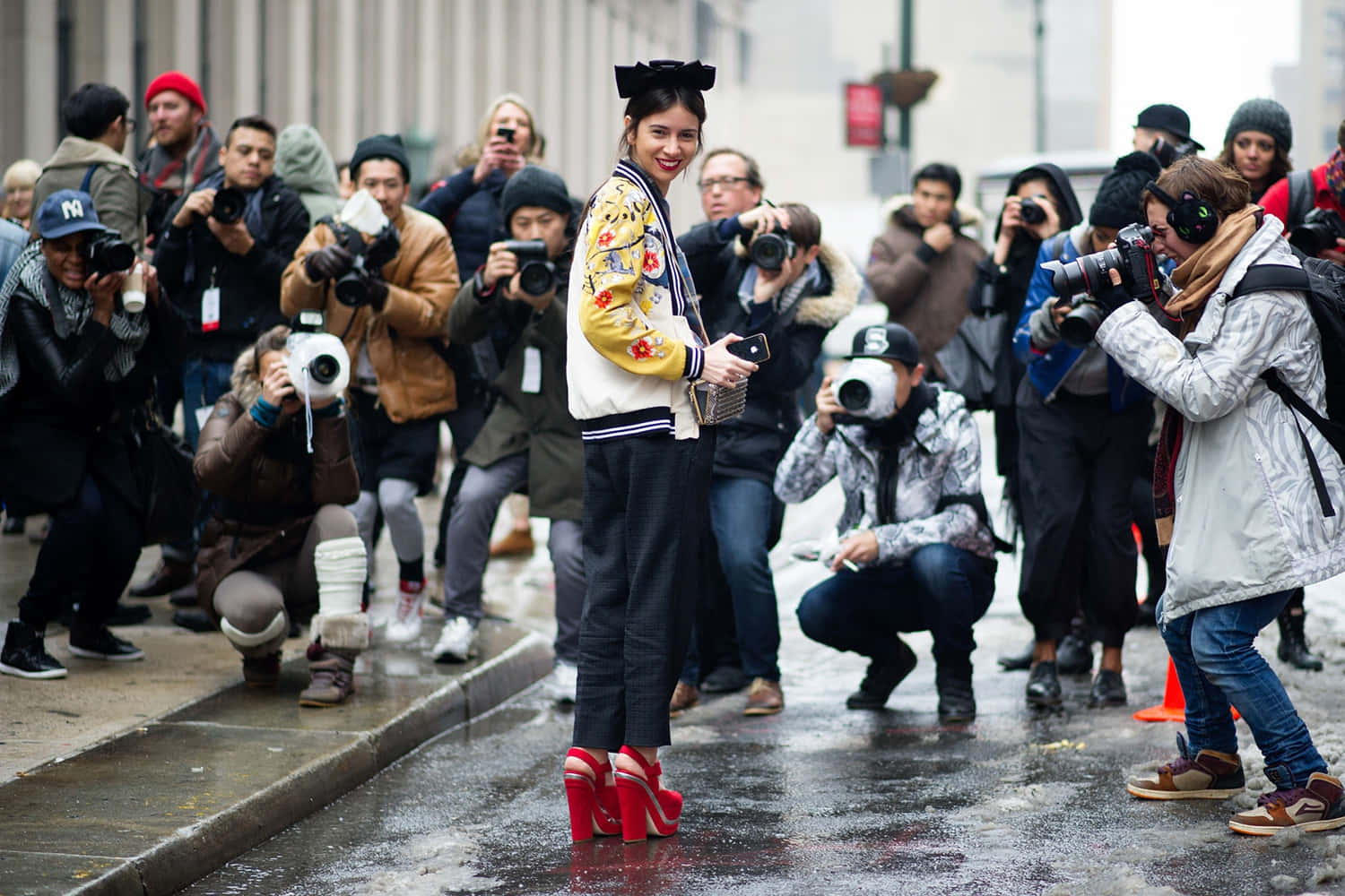 Paparazzi Woman, floral bomber jacket, red heels, HD Desktop Wallpaper