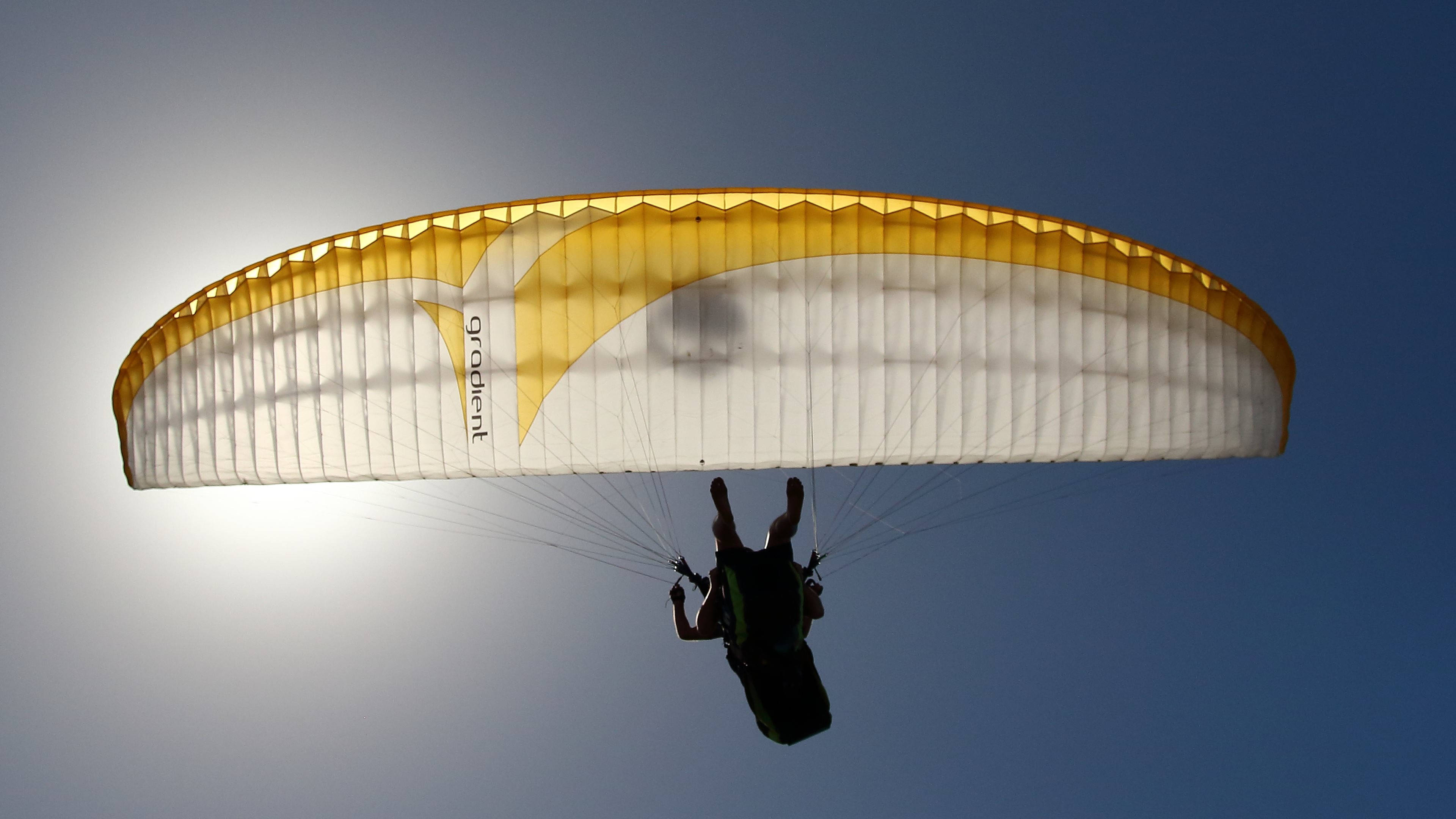 paraglider, bright sun, yellow and white canopy, 4K Desktop Wallpaper