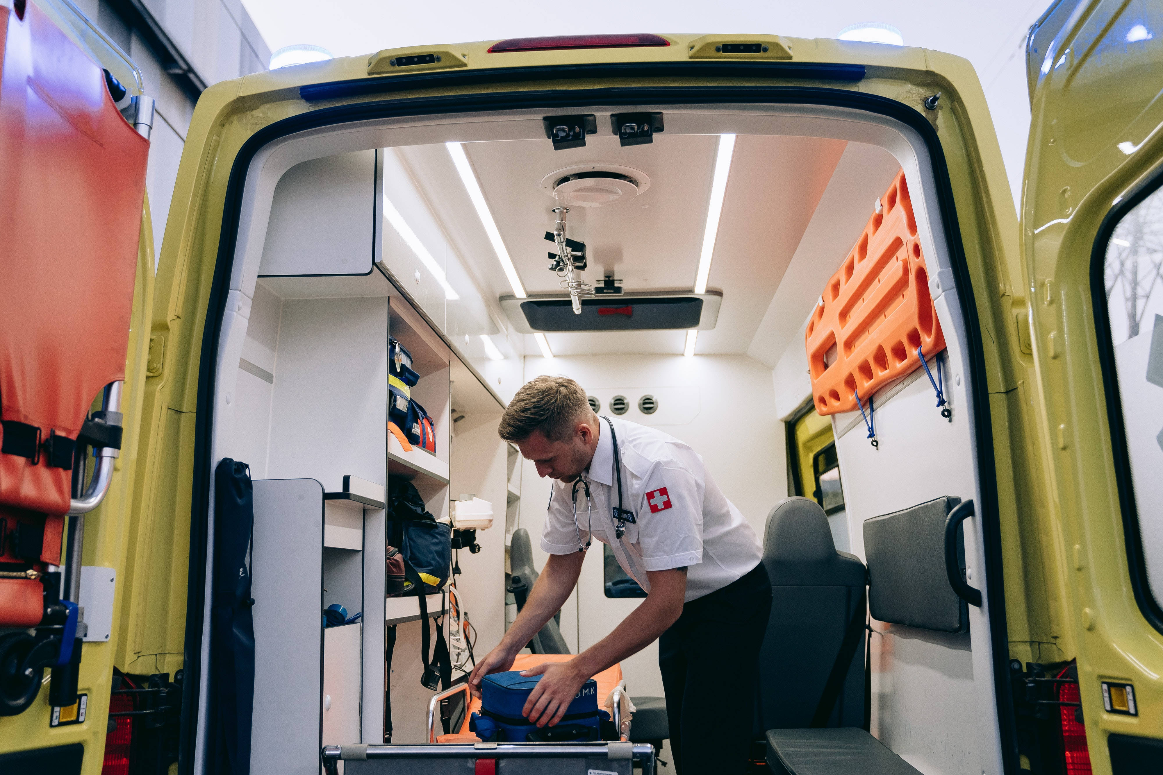 Paramedic Man, white uniform, yellow ambulance, 4K Desktop Wallpaper