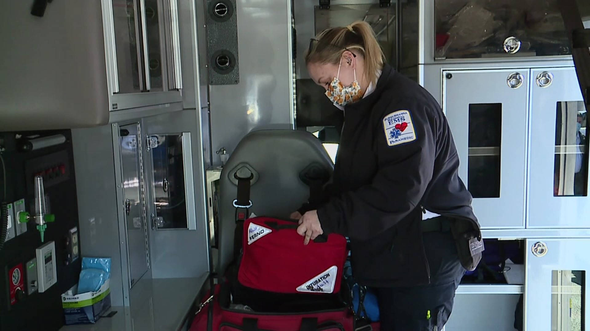 Paramedic, ambulance, uniform, Full HD Desktop Wallpaper