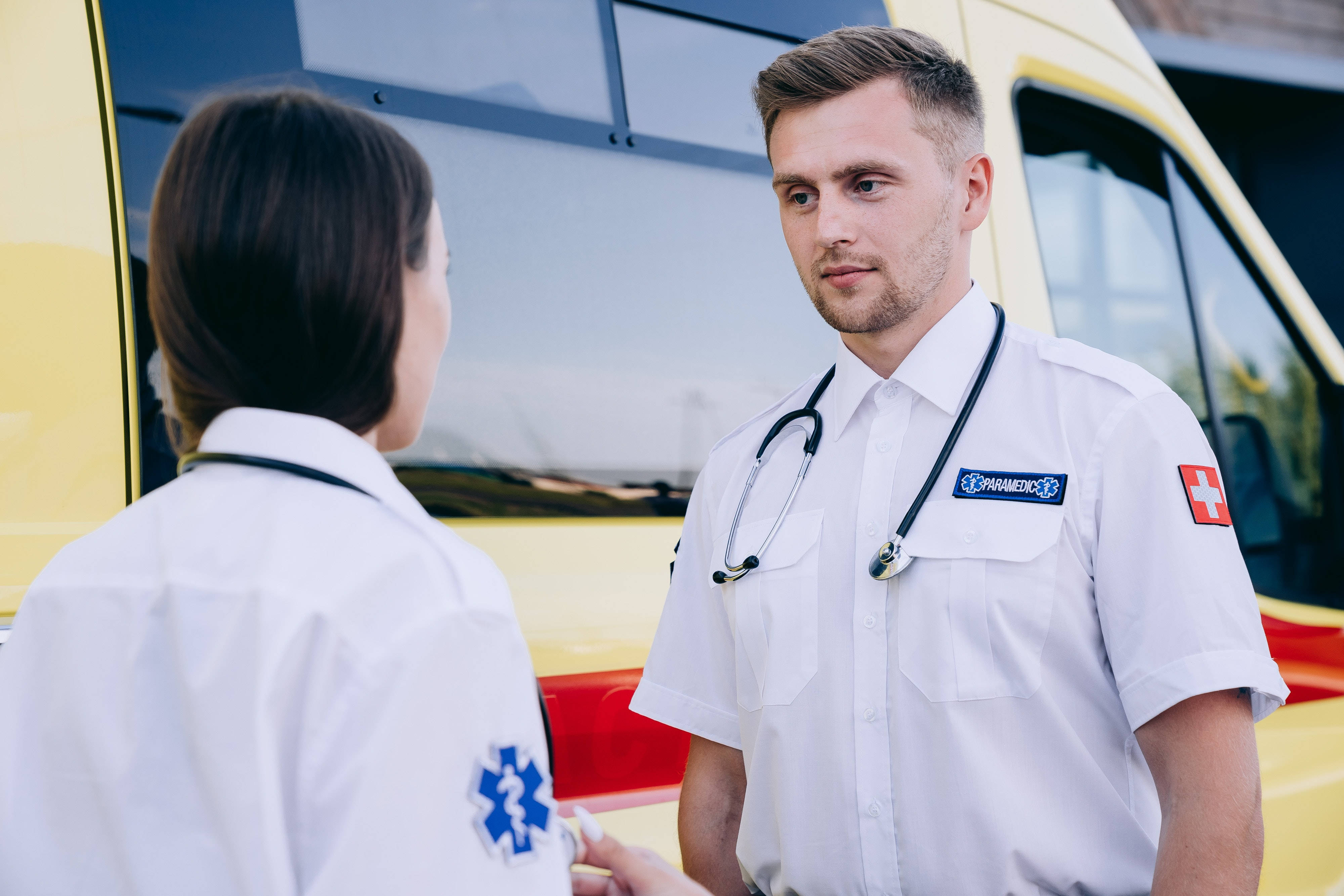 Paramedic, white uniforms, yellow ambulance, 4K Desktop Wallpaper