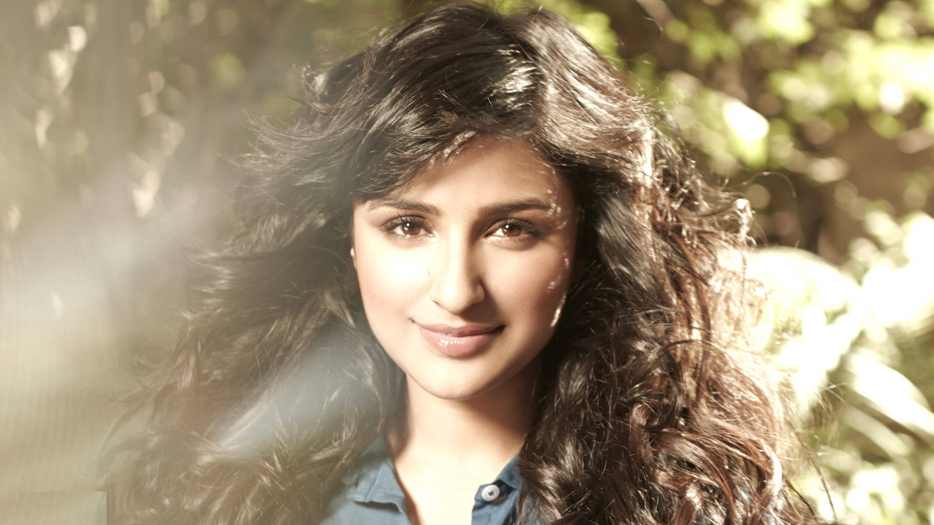 Parineeti Chopra, dark curly hair, sunlight, Full HD Desktop Wallpaper