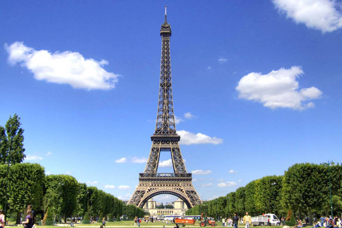 Eiffel Tower, Paris, bright blue sky, HD Desktop Wallpaper