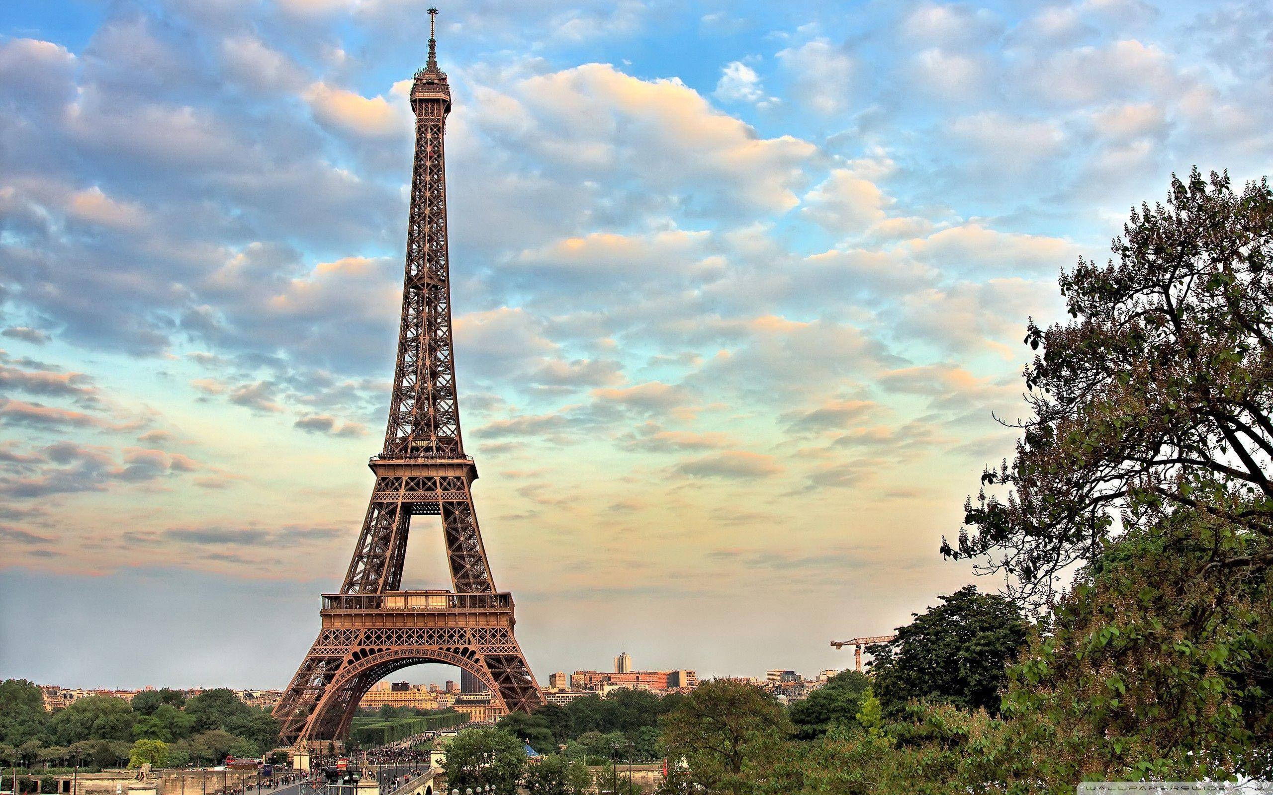 Eiffel Tower, Paris, golden sky, 2K Desktop Wallpaper