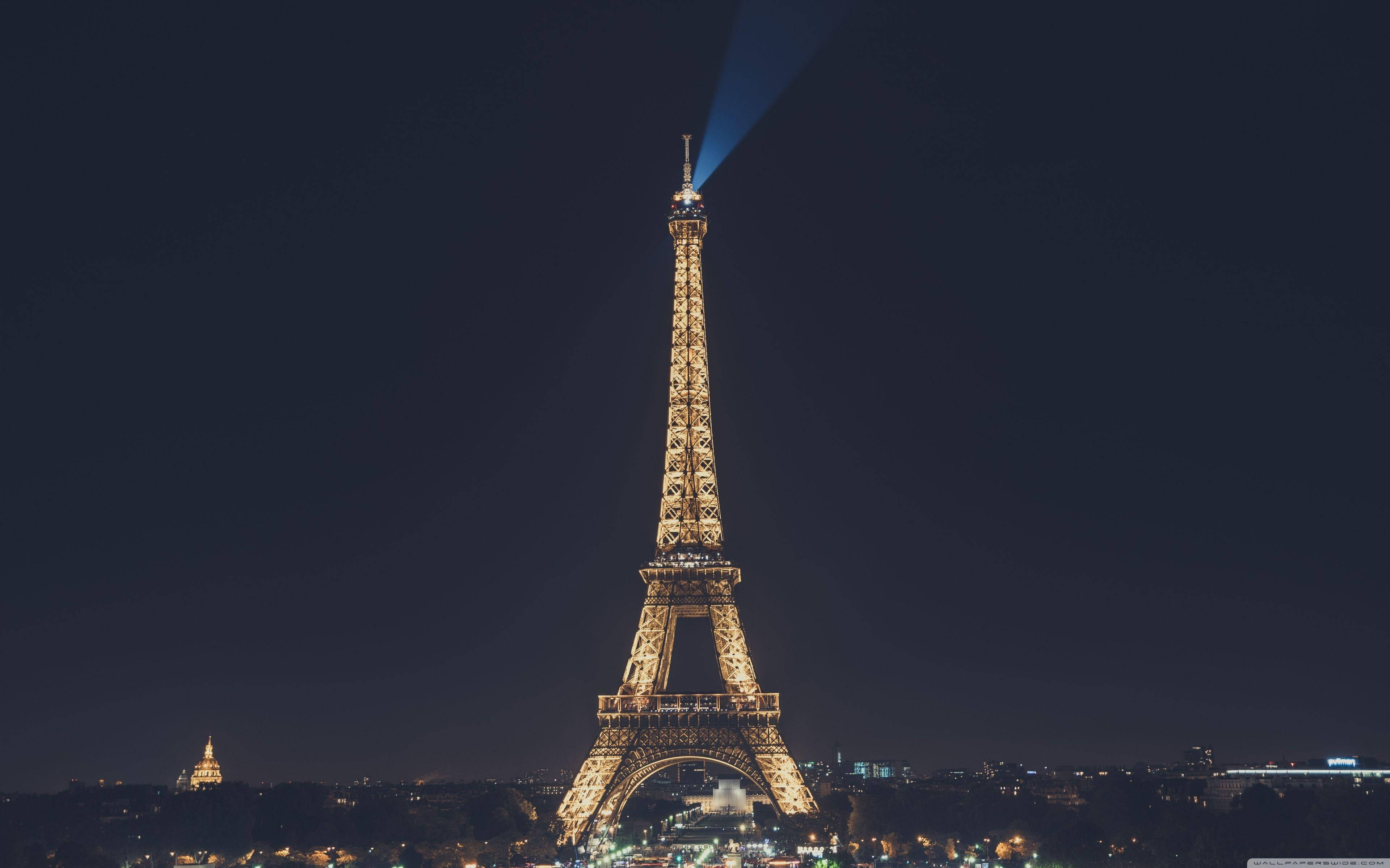 Eiffel Tower, Paris, deep night sky, 4K Desktop Wallpaper