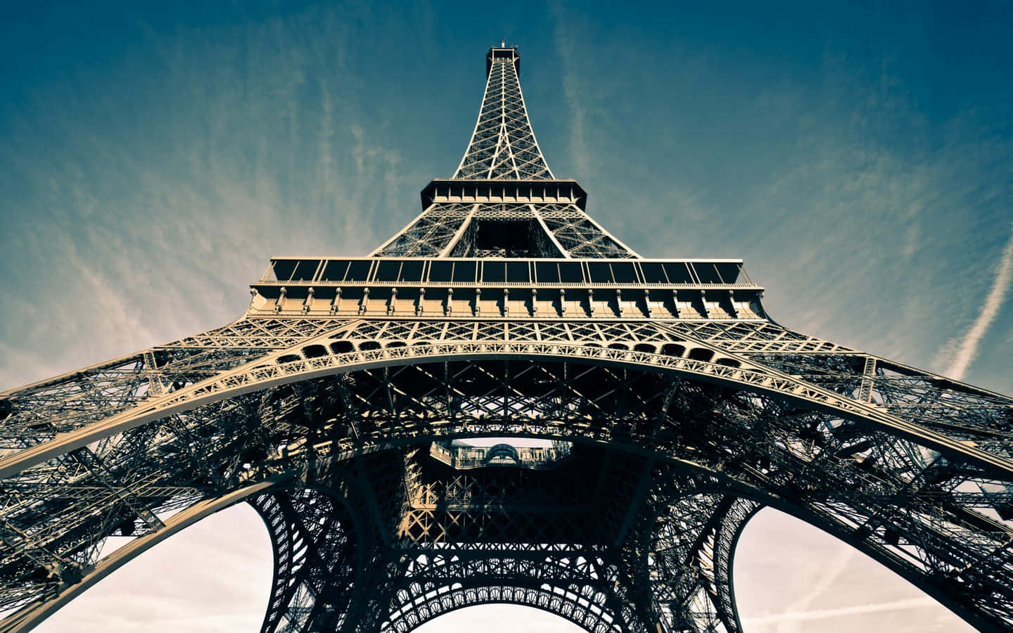 Eiffel Tower, iron lattice, clear blue sky, HD Desktop Wallpaper
