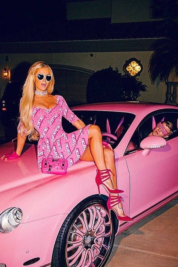 Paris Hilton, hot pink car, pink polka-dot dress, SD Phone Wallpaper
