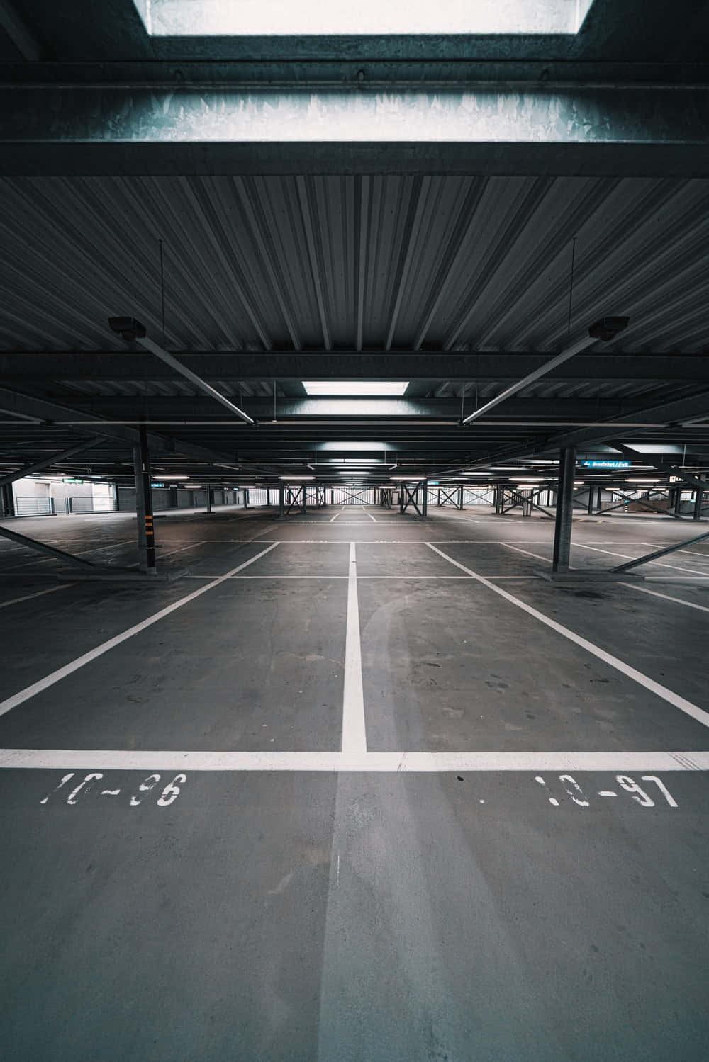 underground metal parking lot garage, multi-level parking garage, concrete floors, HD Phone Wallpaper