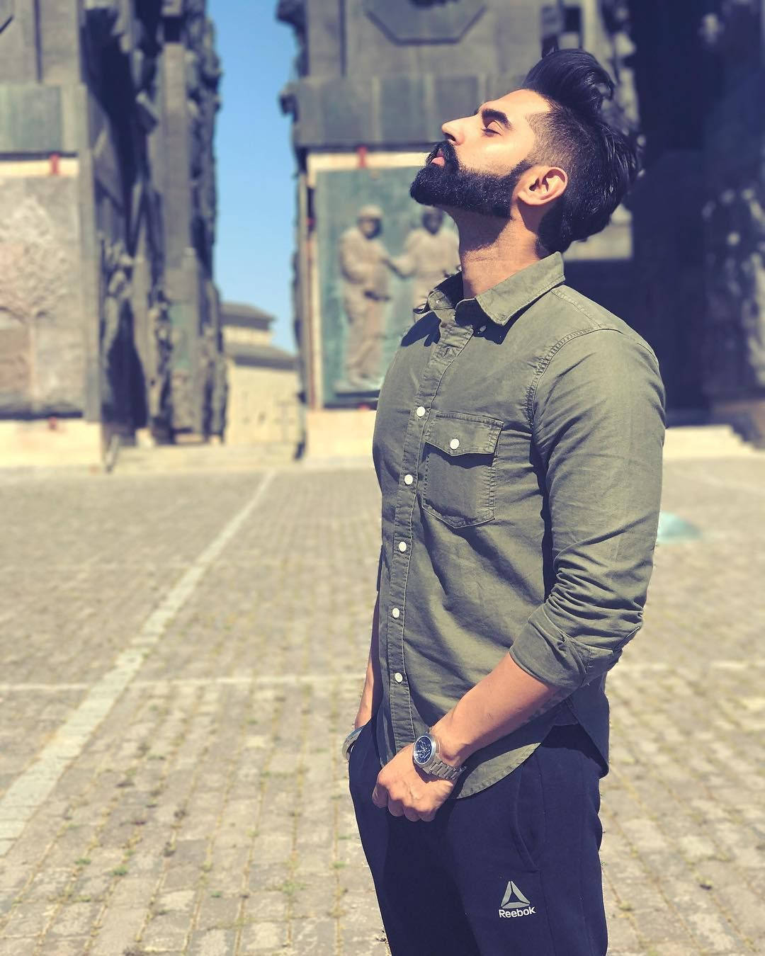 Parmish Verma, olive shirt, ancient stone pillars, HD Phone Wallpaper