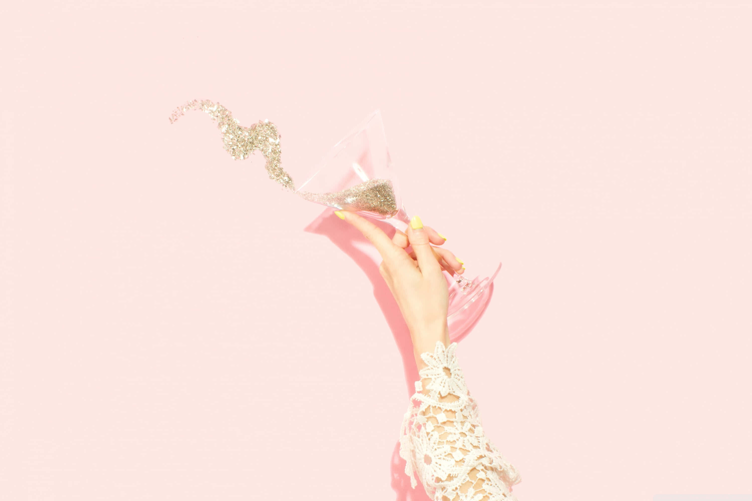 white lace sleeve, clear glass, glitter, 2K Desktop Wallpaper
