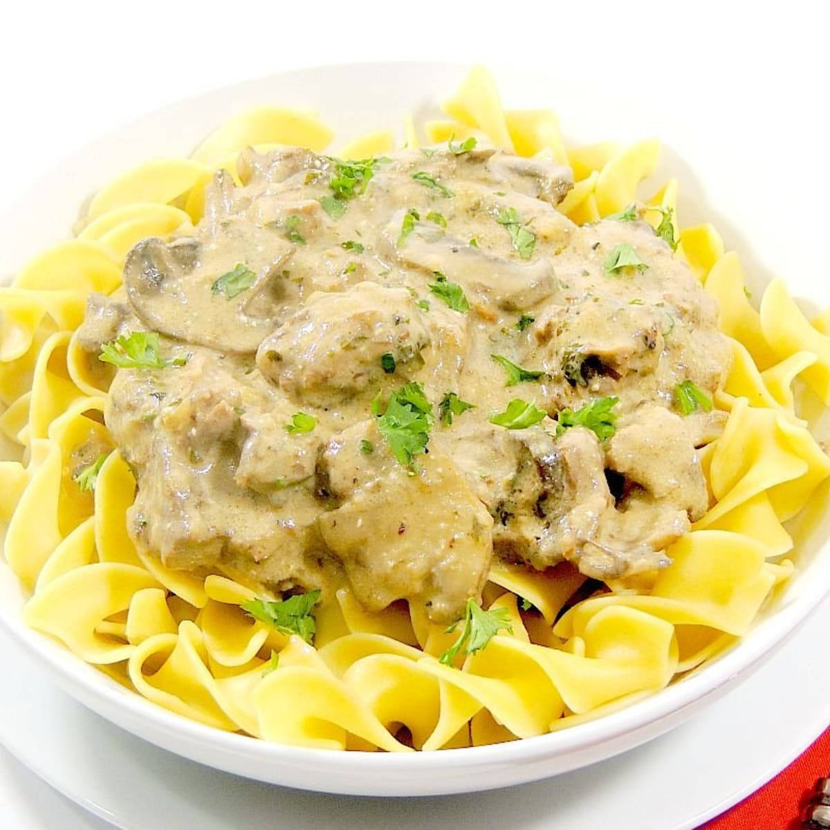 beef stroganoff, rotini pasta, white bowl, SD Desktop Wallpaper