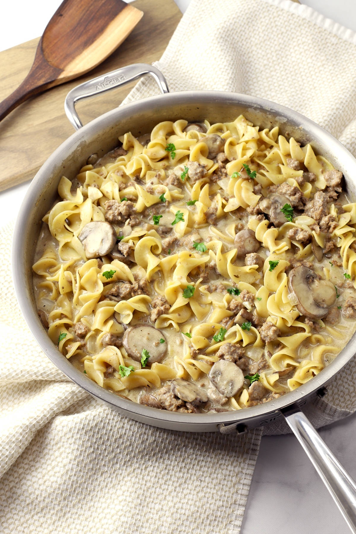 beef stroganoff, rotini, stainless steel skillet, HD Phone Wallpaper