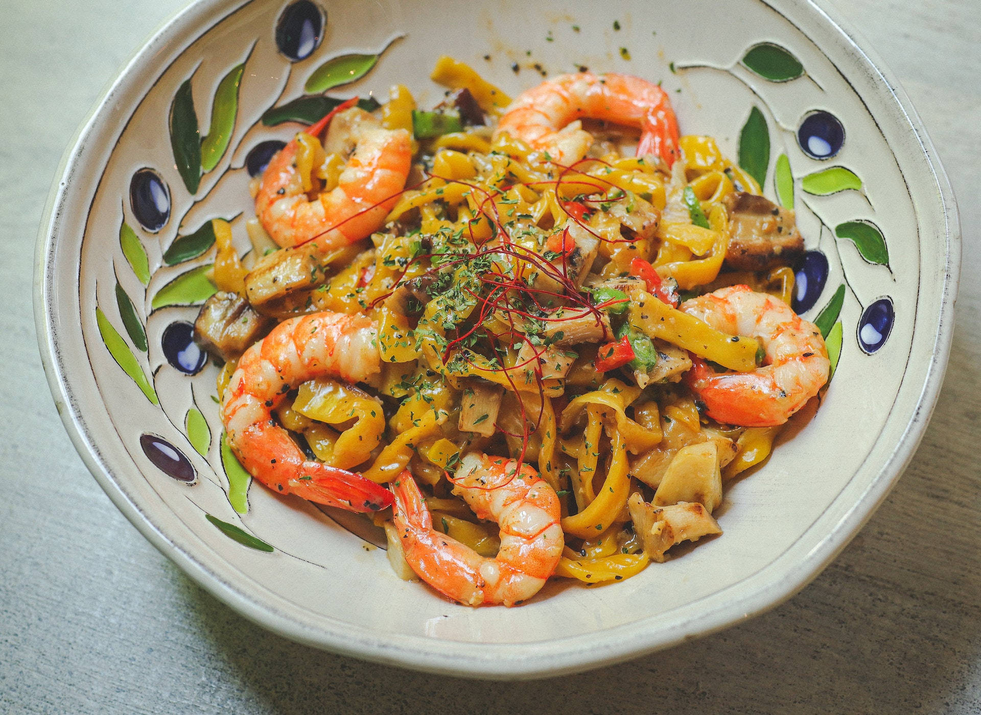 prawns salted egg pasta spaghetti, vibrant yellow pasta, plump pink shrimp, Full HD Desktop Wallpaper